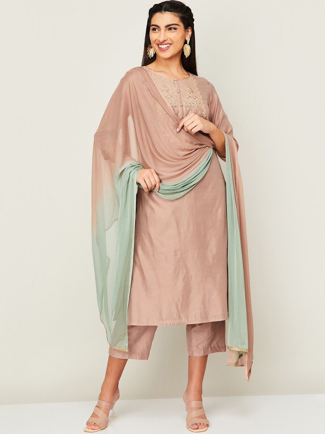 

Melange by Lifestyle Ethnic Motif Embroidered Kurta With Trousers & Dupatta, Pink