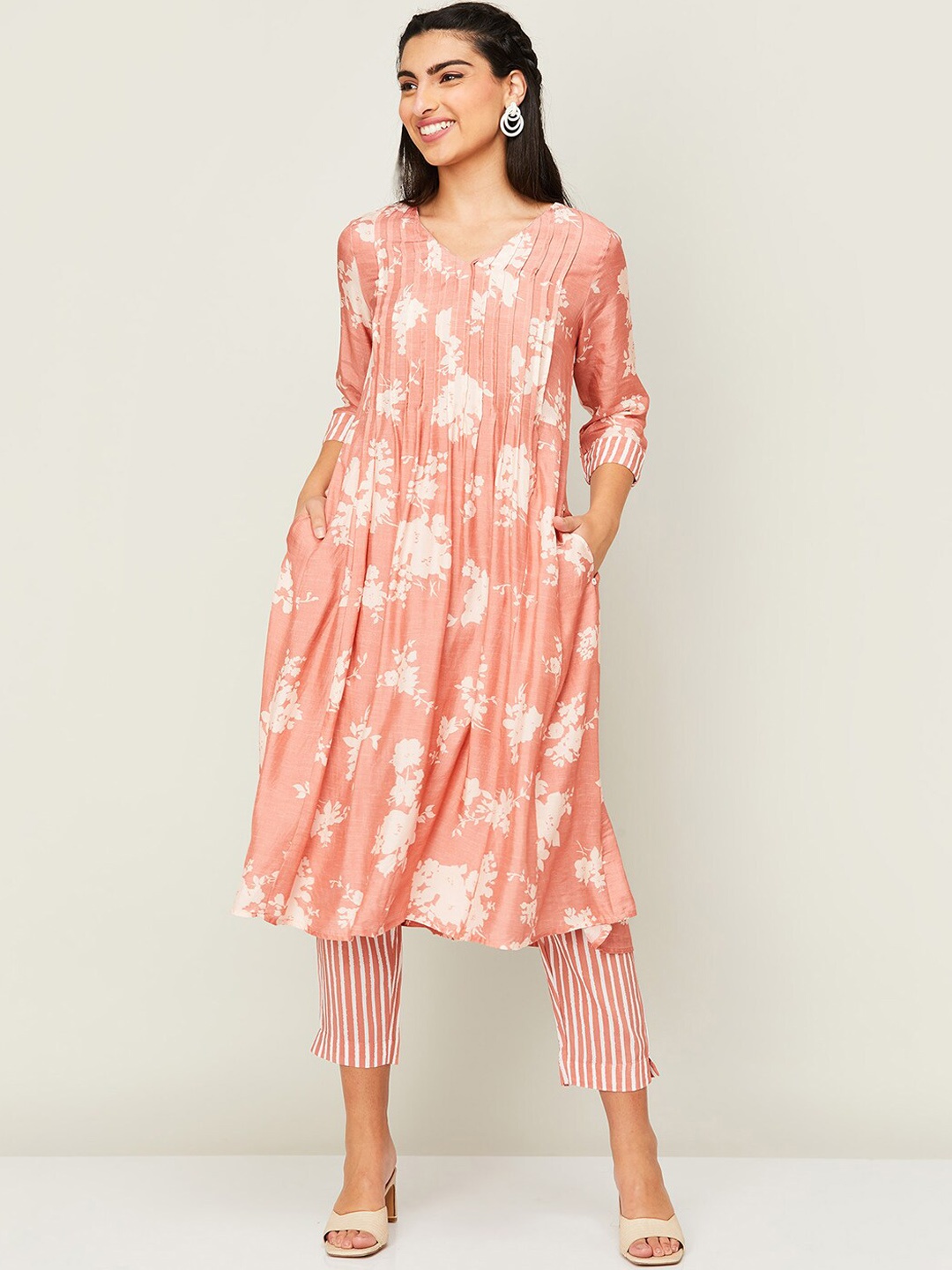 

Melange by Lifestyle Floral Printed Pleated A-Line Kurta with Trousers, Peach