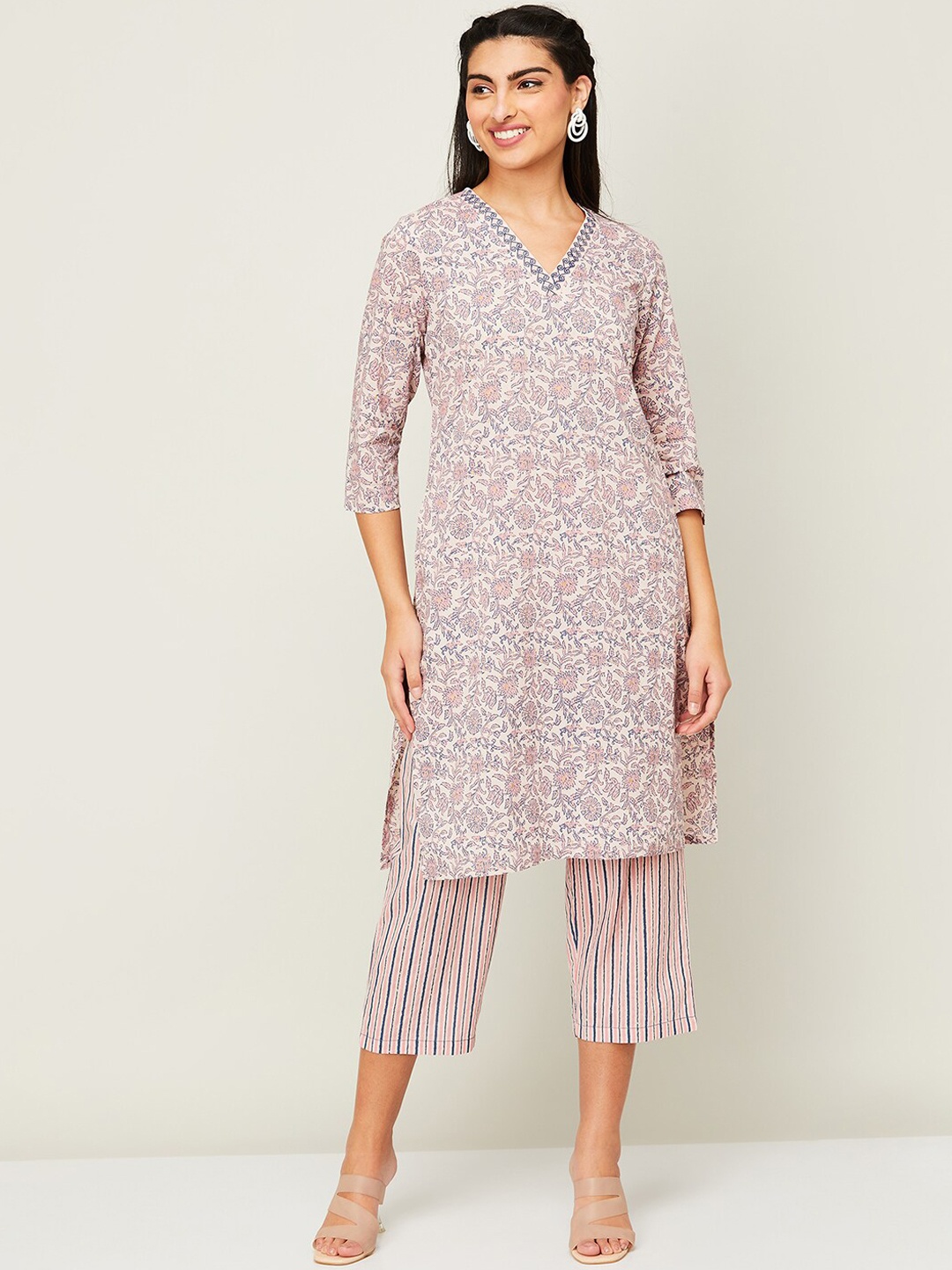 

Melange by Lifestyle Floral Printed Pure Cotton Kurta With Trousers, Pink