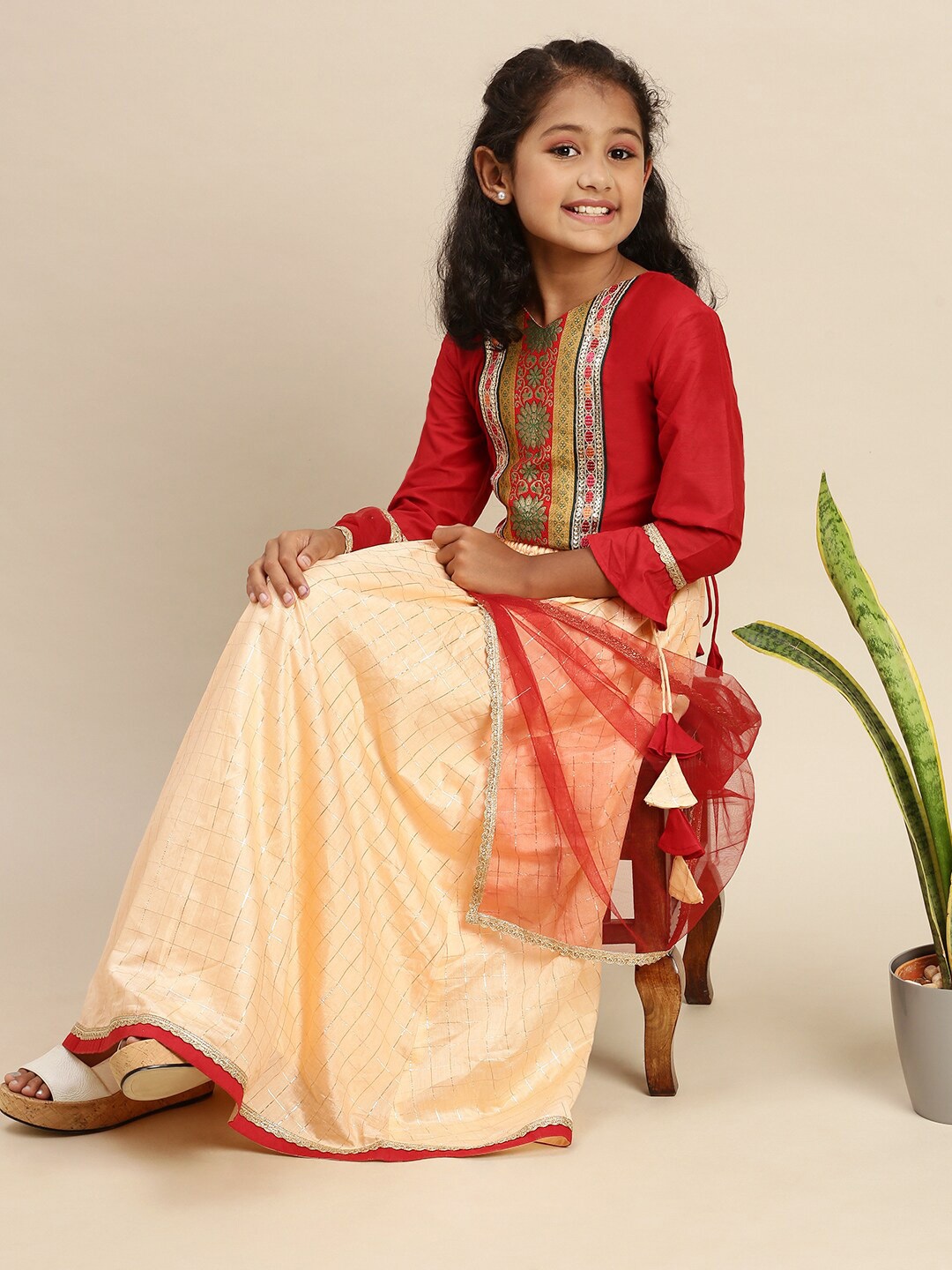 

PIPIN Girls Woven Design Sequinned Ready to Wear Lehenga & Blouse With Dupatta, Peach