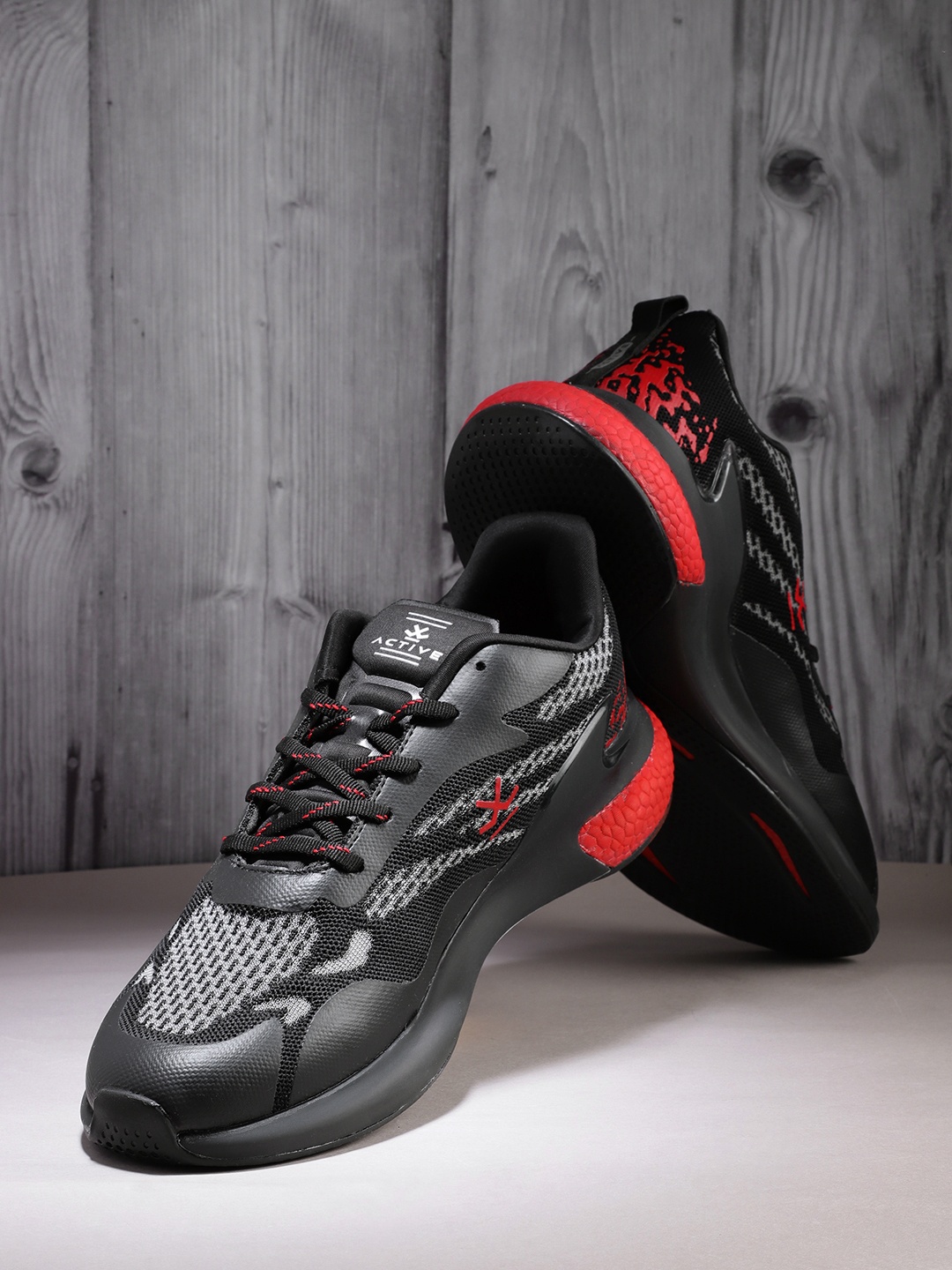 

WROGN ACTIVE Men Woven Design Training Shoes, Black