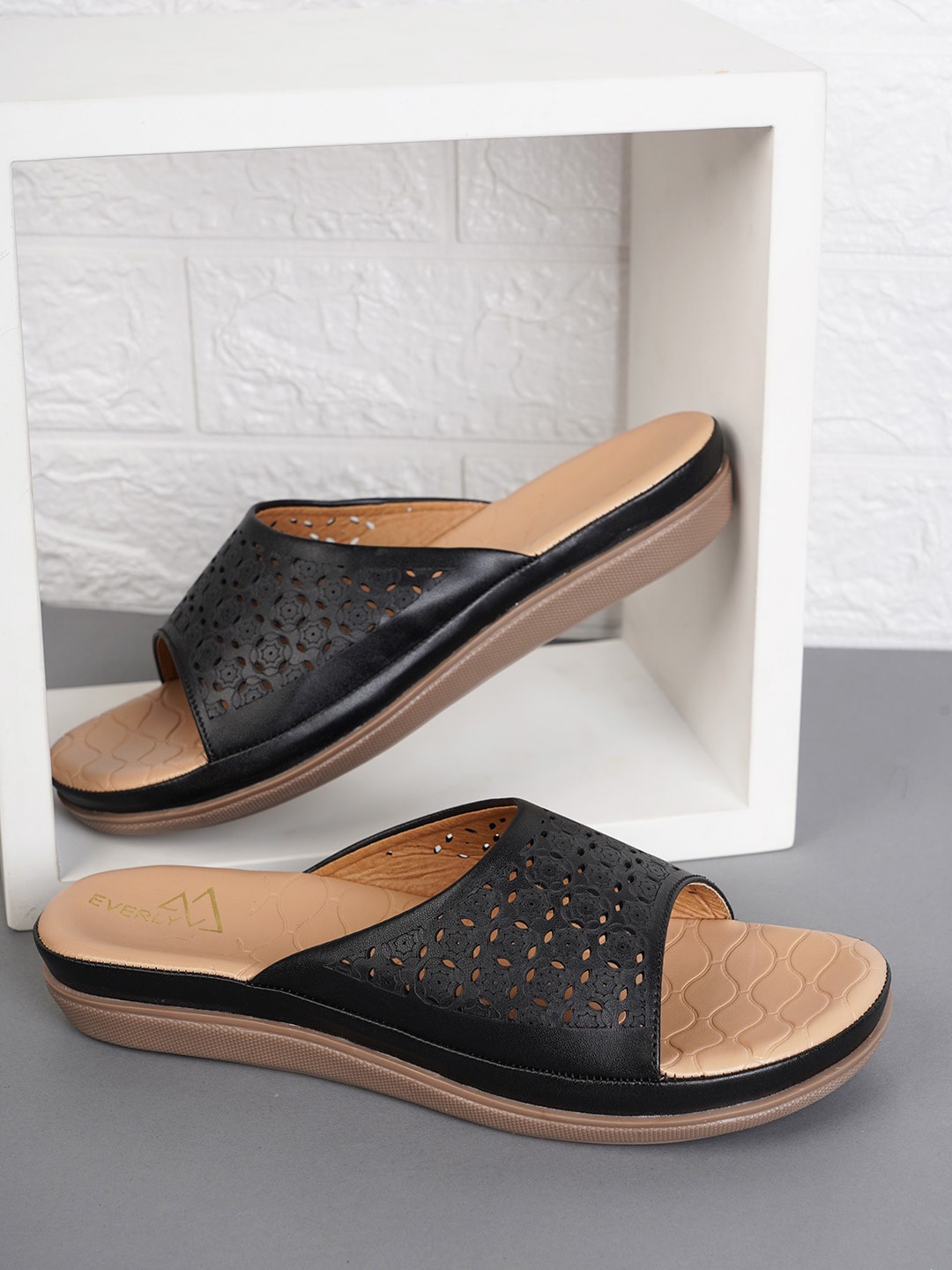 

EVERLY Laser Cuts Ortho Open Toe Flats, Black