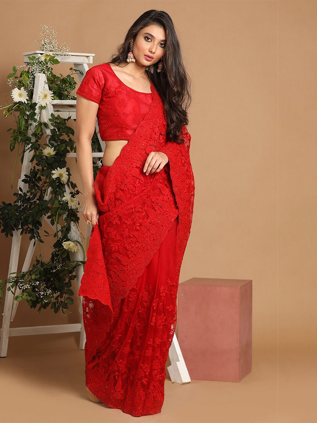 

MOHEY Ethnic Motifs Embroidered Net Saree, Red