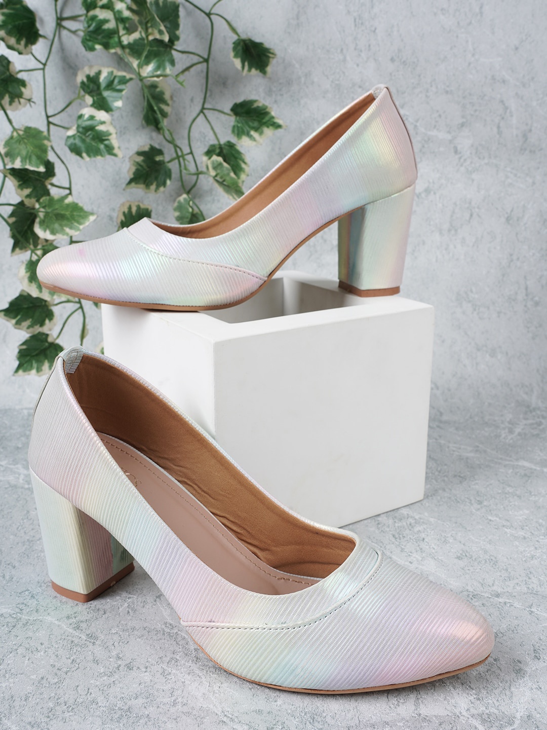 

ICONICS Striped Block Heel Pumps, Grey