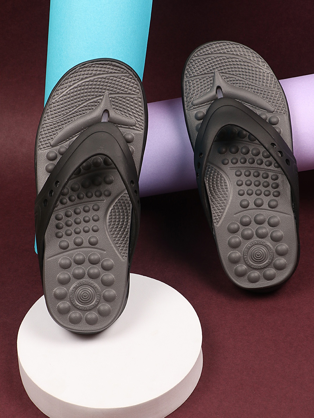 

NEOZ Men Rubber Slip-On Flip Flops, Grey