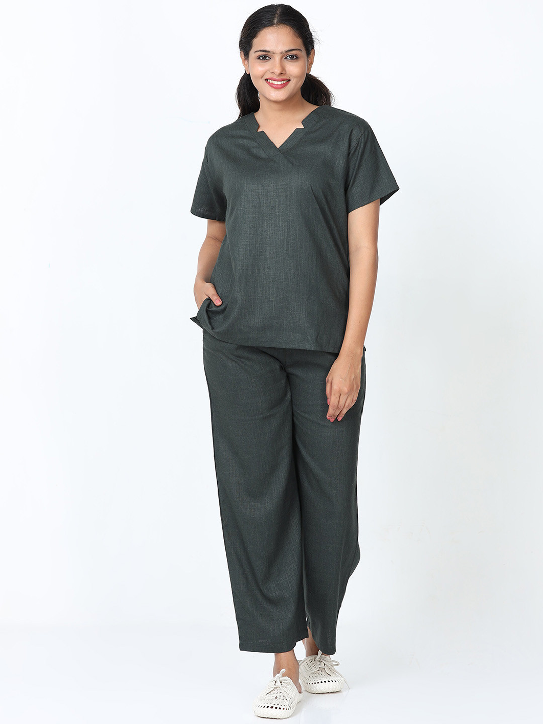 

9shines Label V-Neck Cotton Linen Night Suit, Green