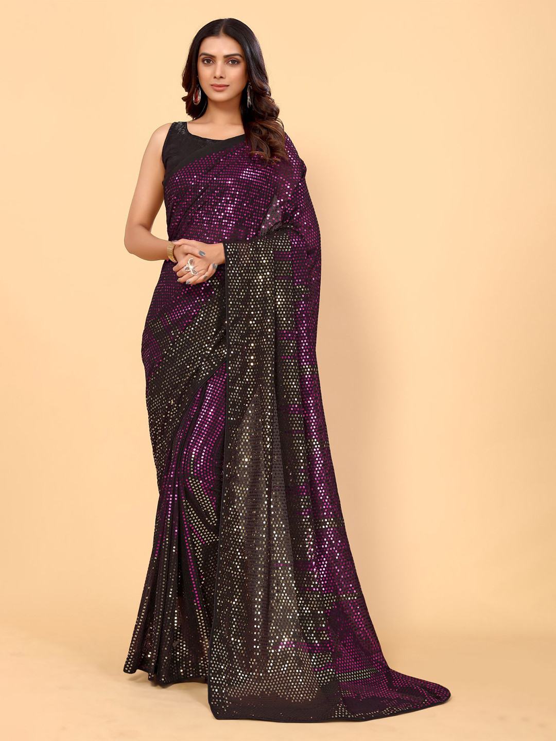 

AVANSHEE Embellished Sequinned Saree, Burgundy