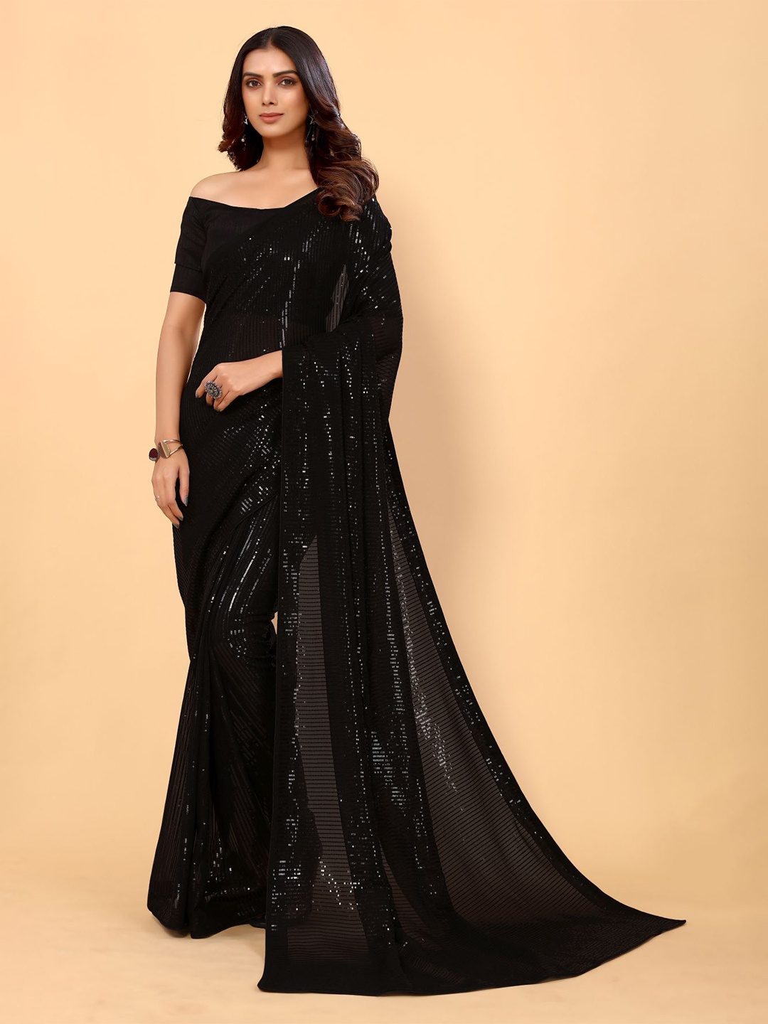 

AVANSHEE Embellished Sequinned Saree, Black