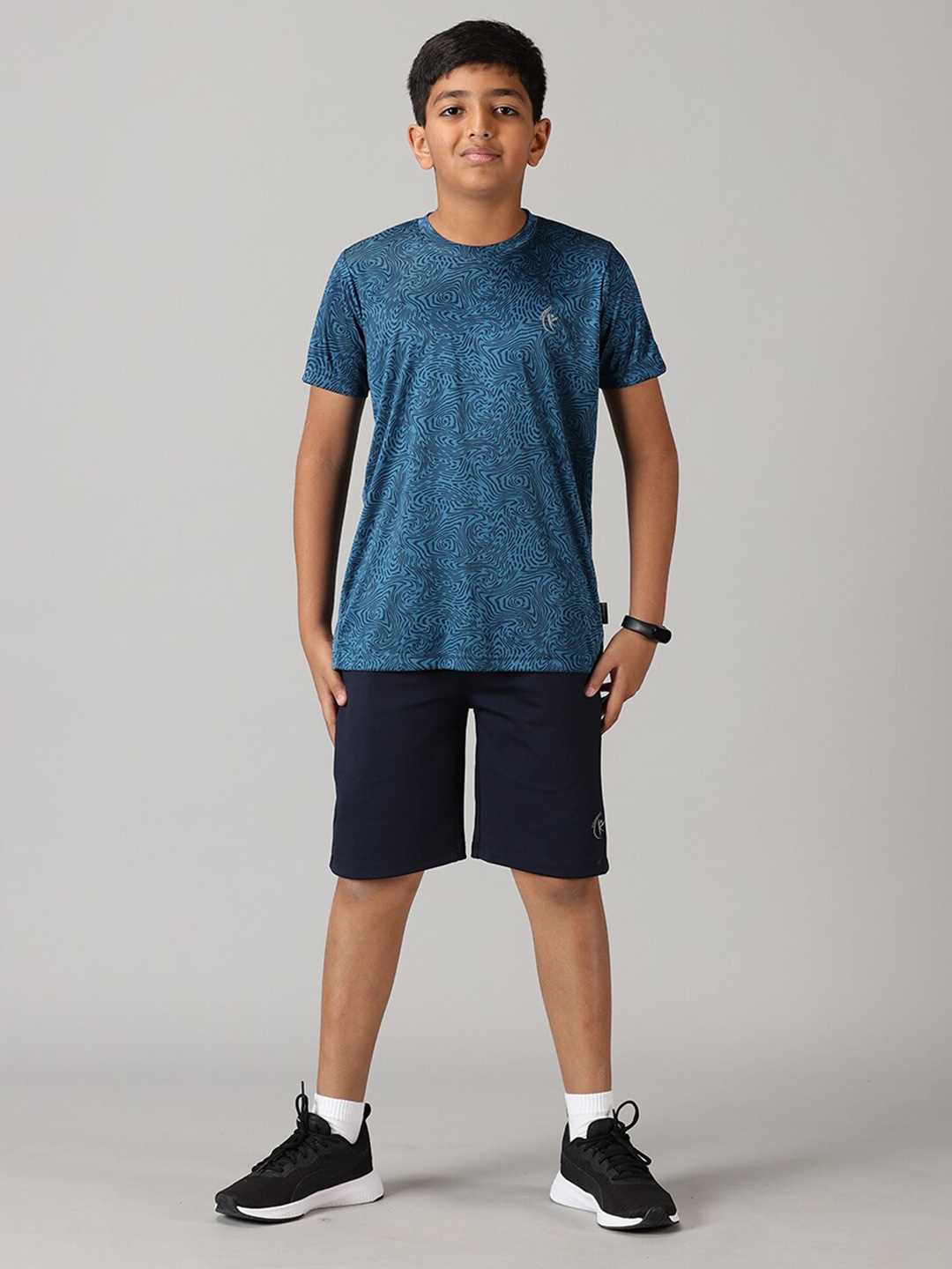 

KiddoPanti Boys Printed T-shirt with Shorts, Turquoise blue
