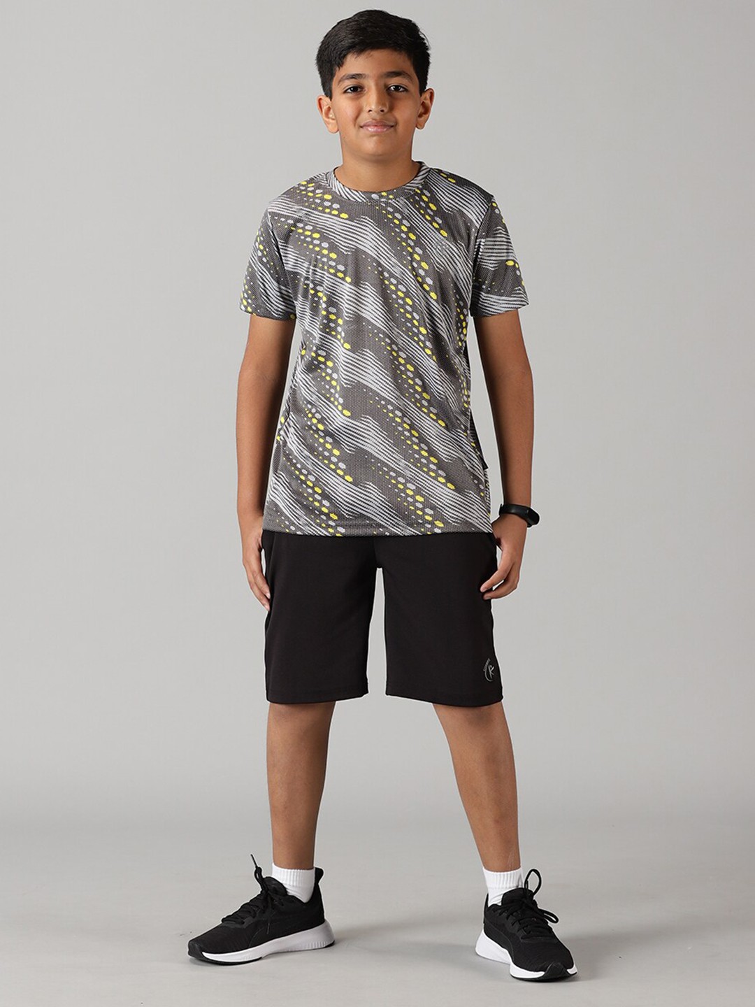 

KiddoPanti Boys Printed Short Sleeves Sports T-shirt with Shorts Clothing Set, Grey