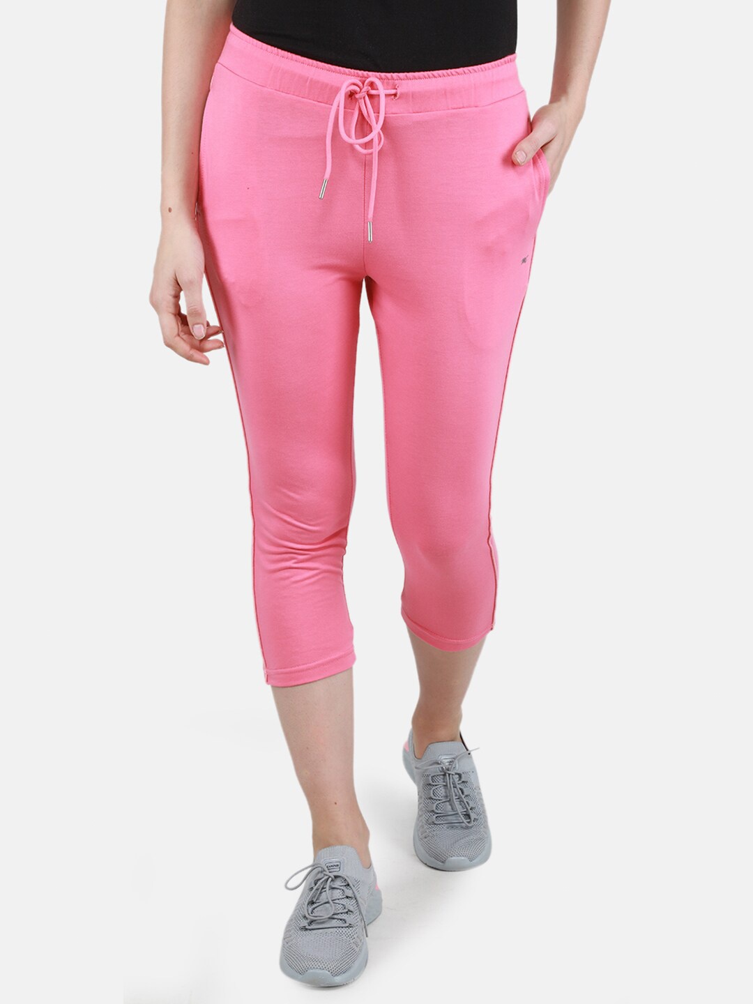 

Monte Carlo Women Low-Rise Regular Fit Capris, Pink