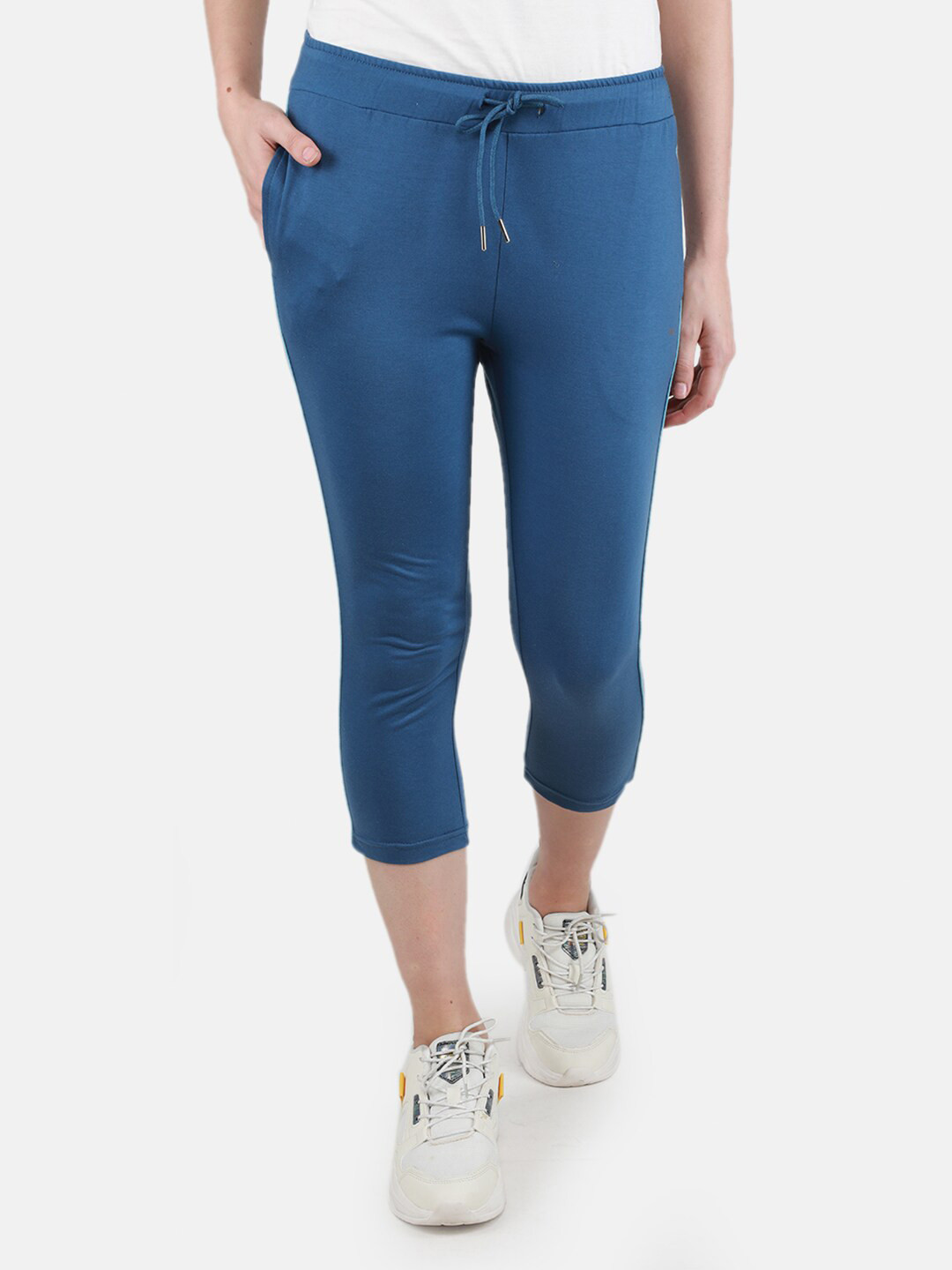 

Monte Carlo Women Low-Rise Regular Fit Capris, Blue