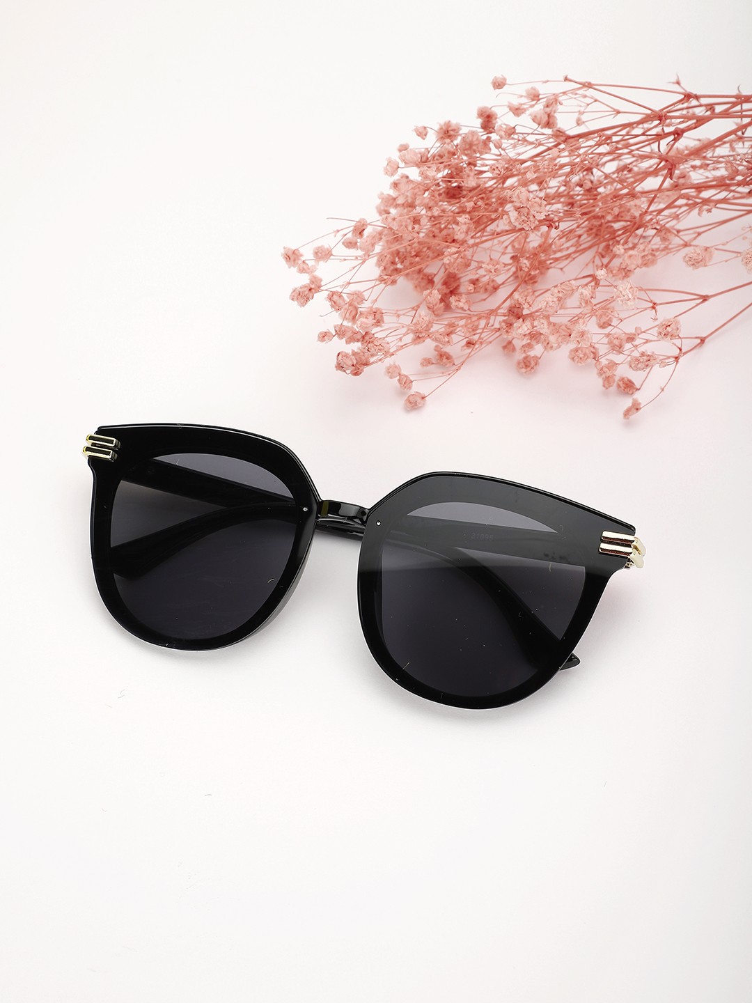 

Carlton London Women Cateye Sunglasses with UV Protected Lens CLSW233, Black