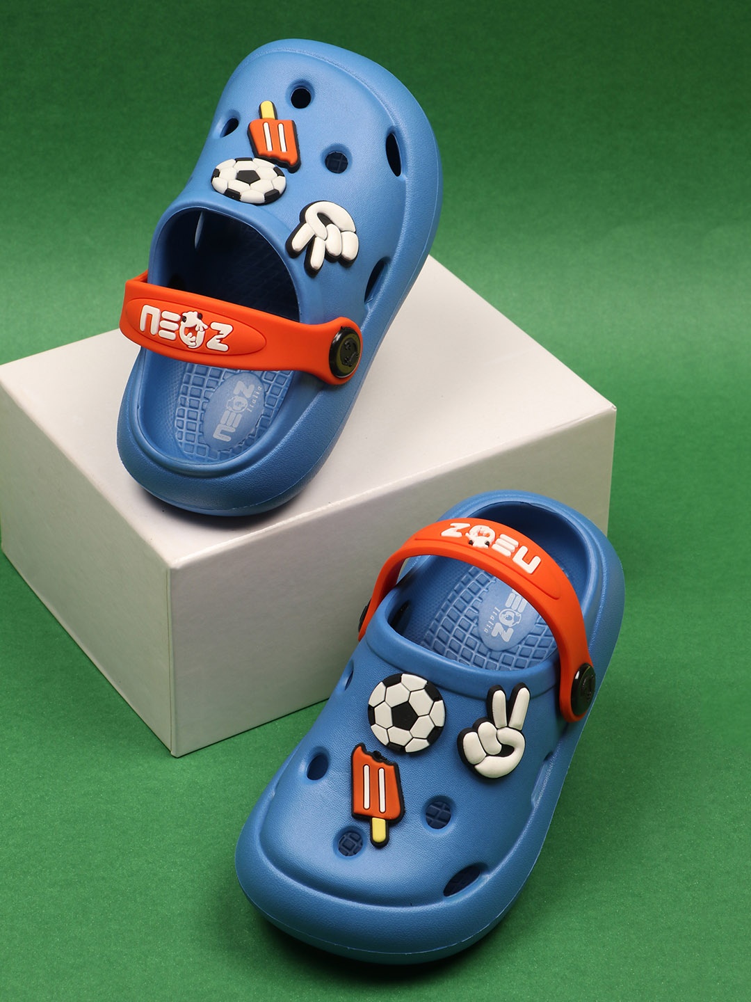 

NEOZ Kids Embellished Printed Rubber Clogs, Blue