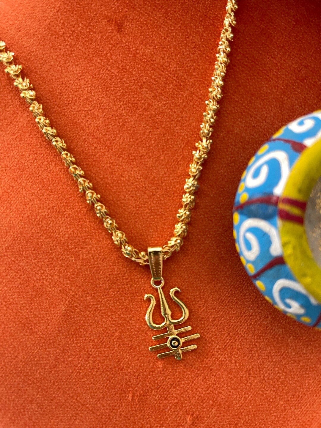 

Digital Dress Room Gold-Toned Brass Gold-Plated Chain
