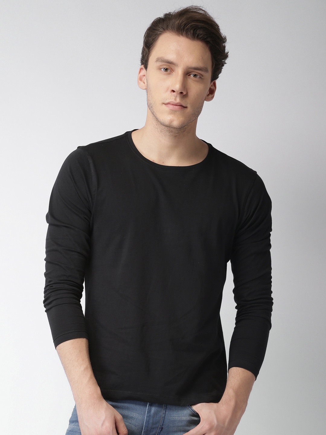 

Mast & Harbour Men Black Solid Round Neck T-Shirt