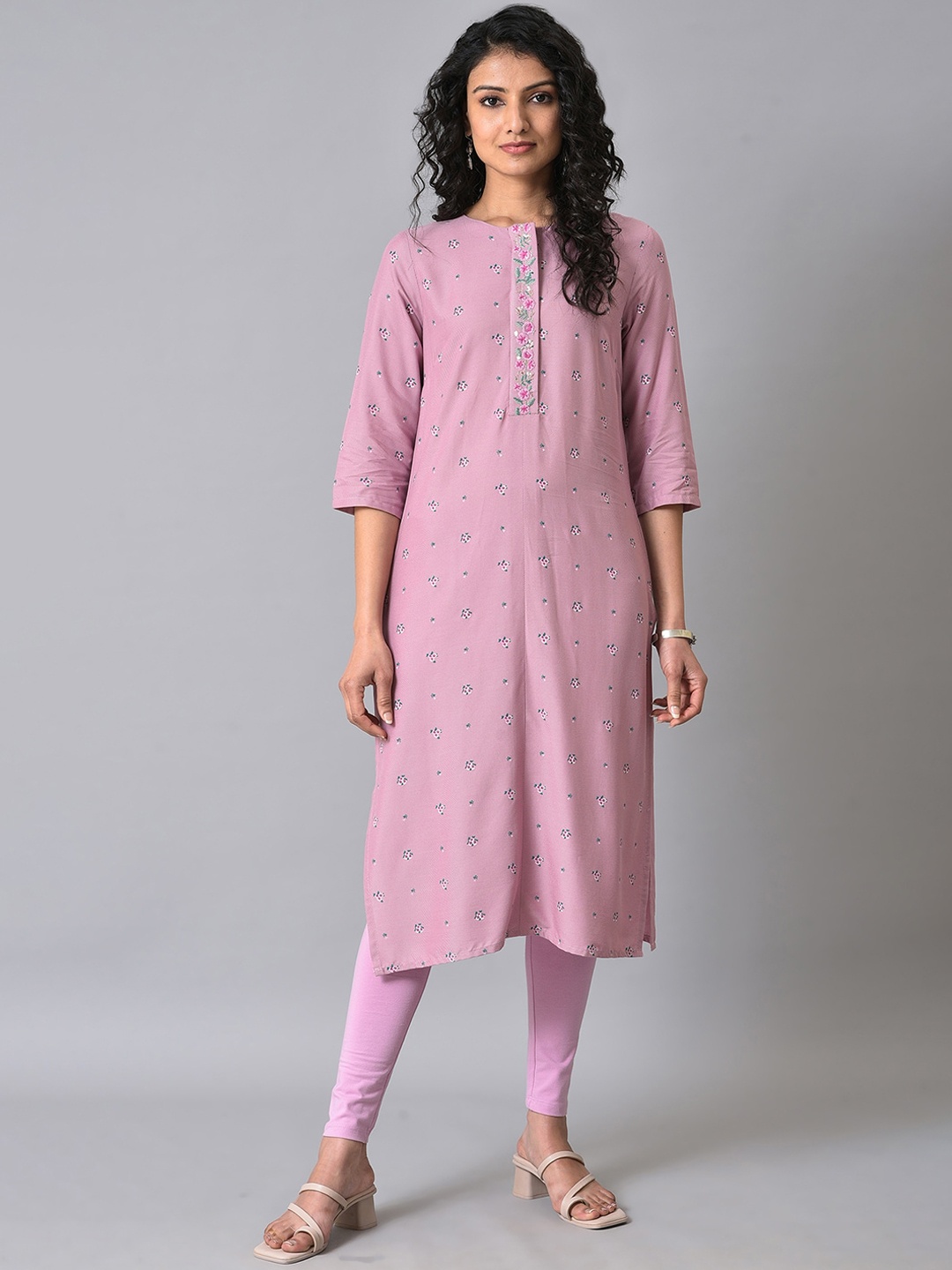 

W Floral Embroidered Thread Work Kurta, Purple