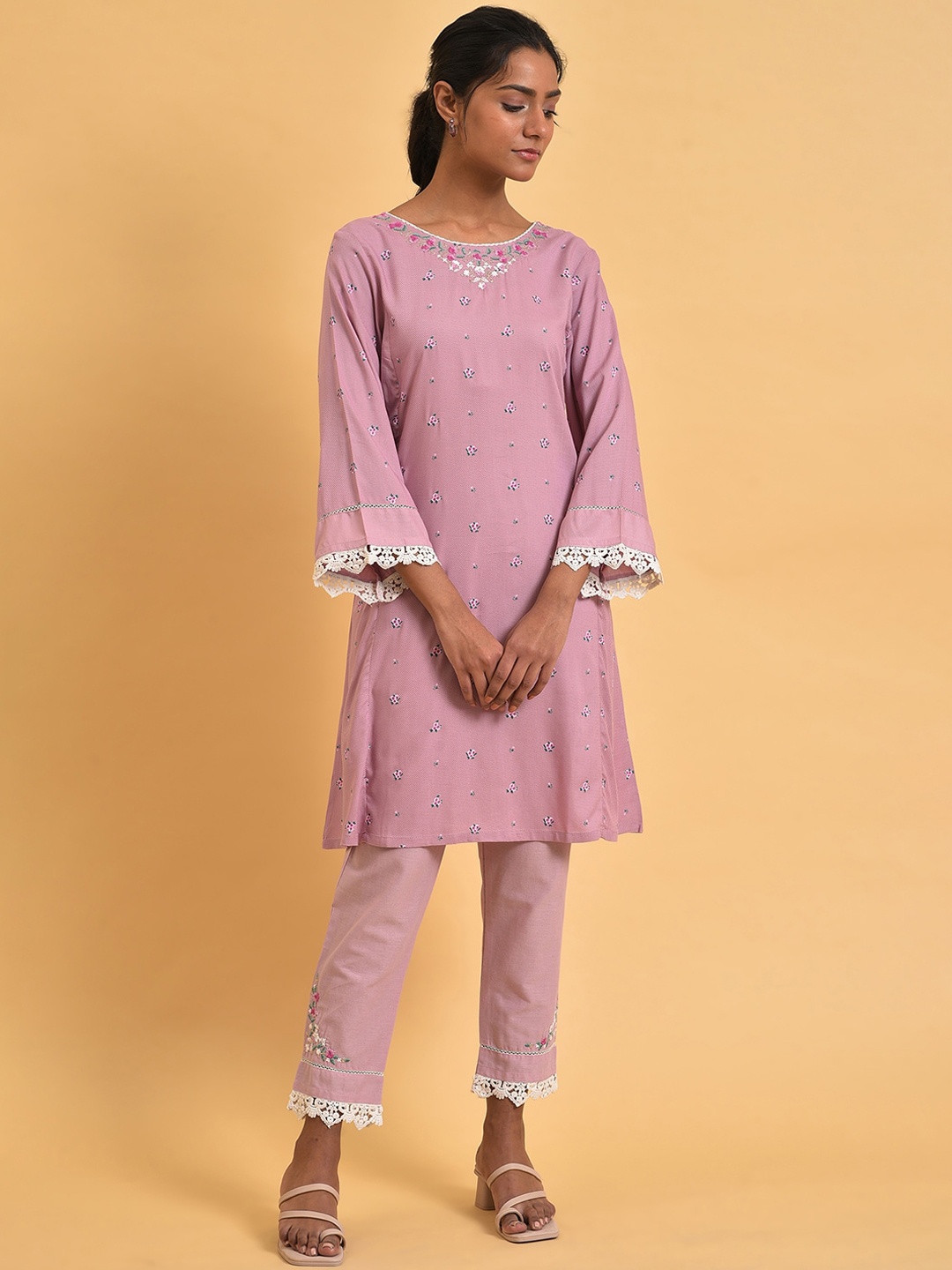 W Festive Floral Print Rayon Kurta With Slim Pant, Mauve