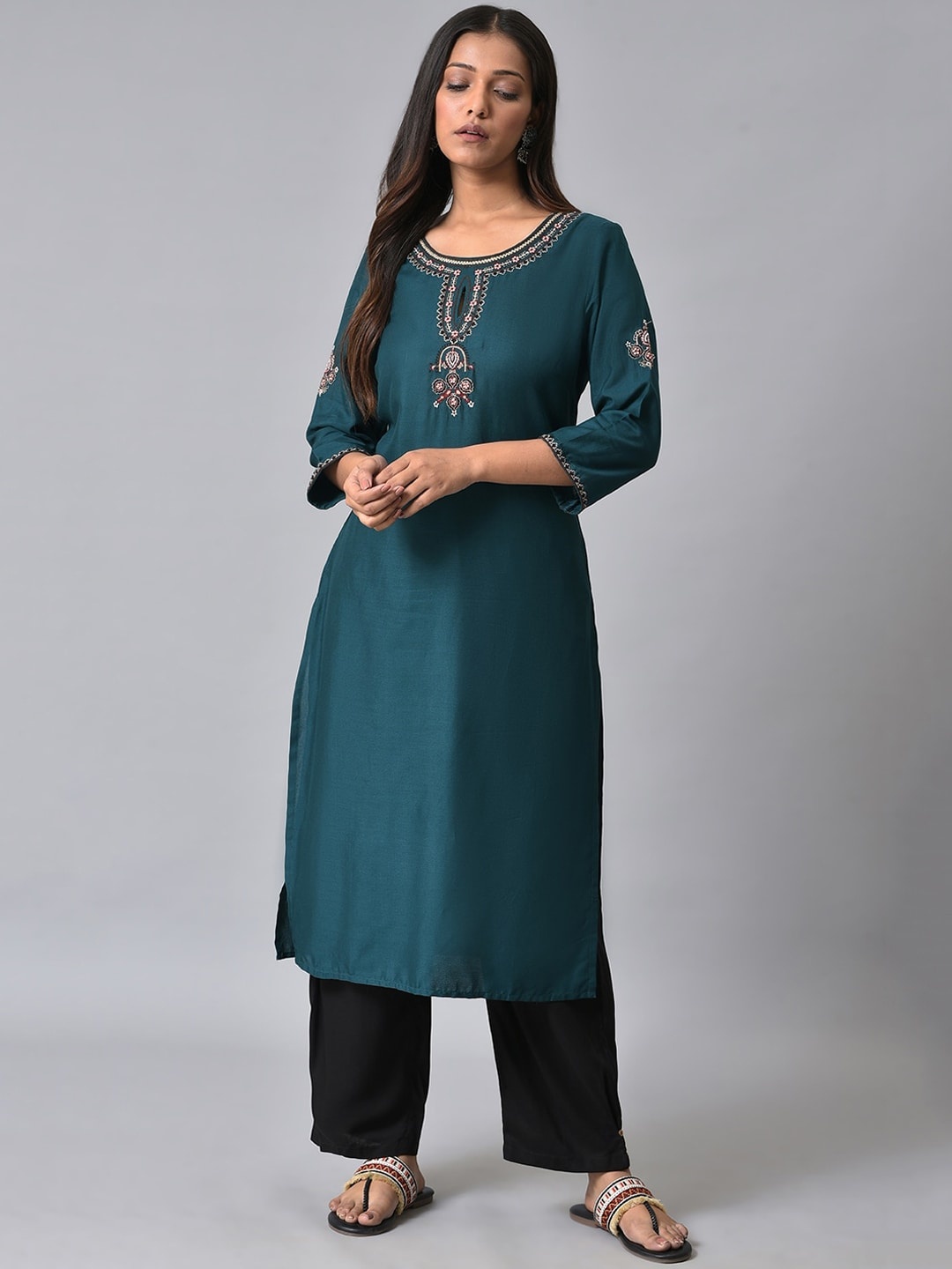 

W Round Neck Geometric Yoke Design Thread Work Straight Kurta, Teal