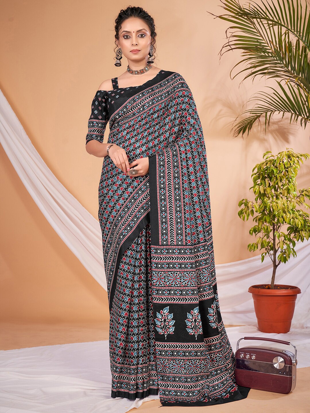 

Saree mall Ethnic Motif Printed Sarees, Black