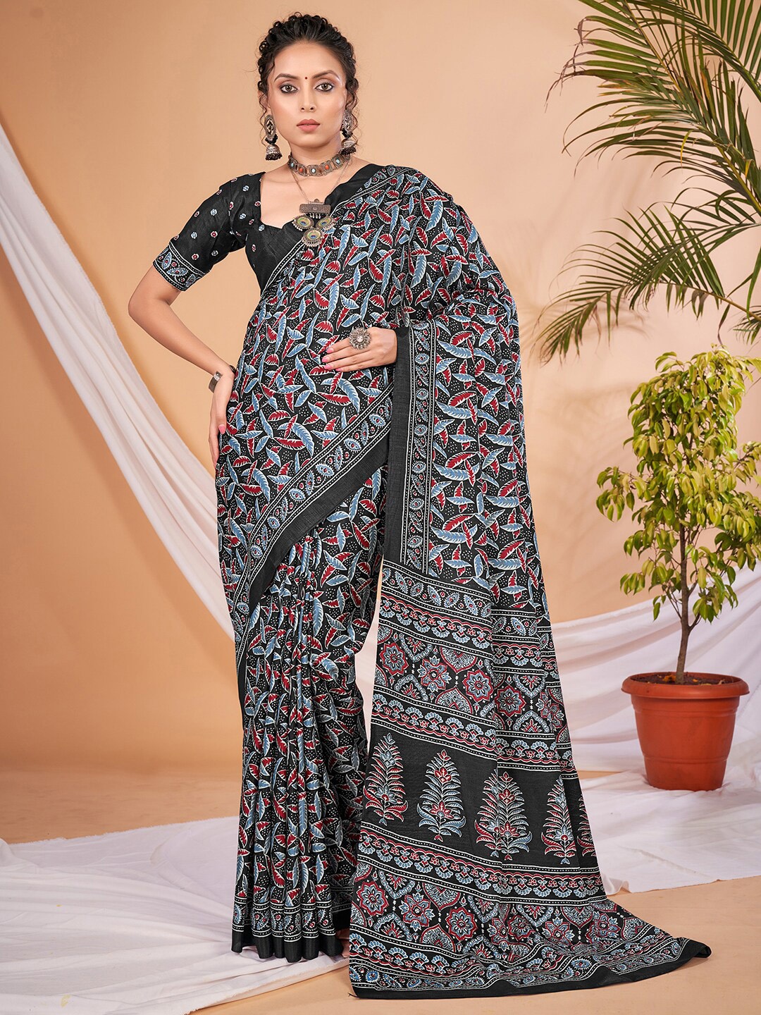 

Saree mall Abstract Printed Sarees, Black