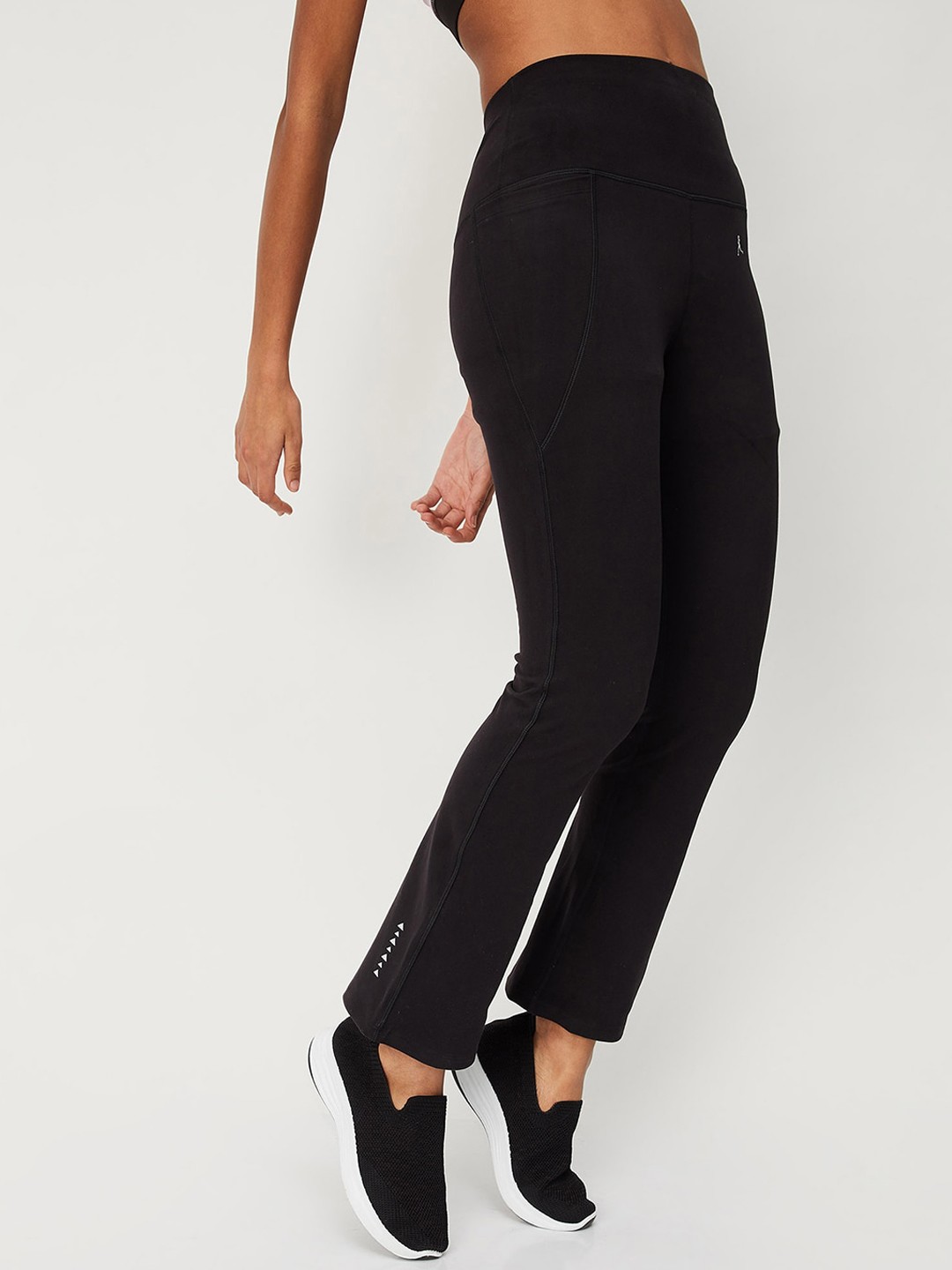 

max Women Mid-Rise Track Pants, Black