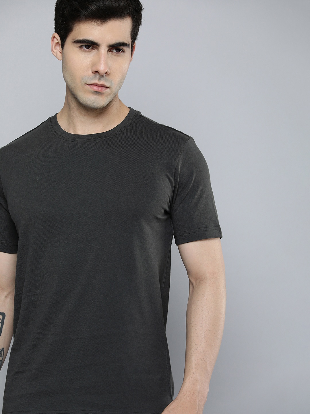 

ether Solid T-shirt, Charcoal