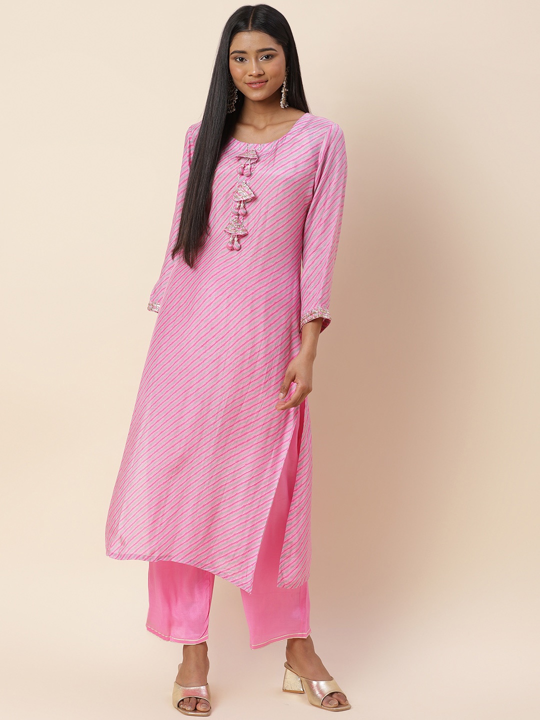

Meena Bazaar Leheriya Printed Gotta Patti Kurta with Trousers, Pink