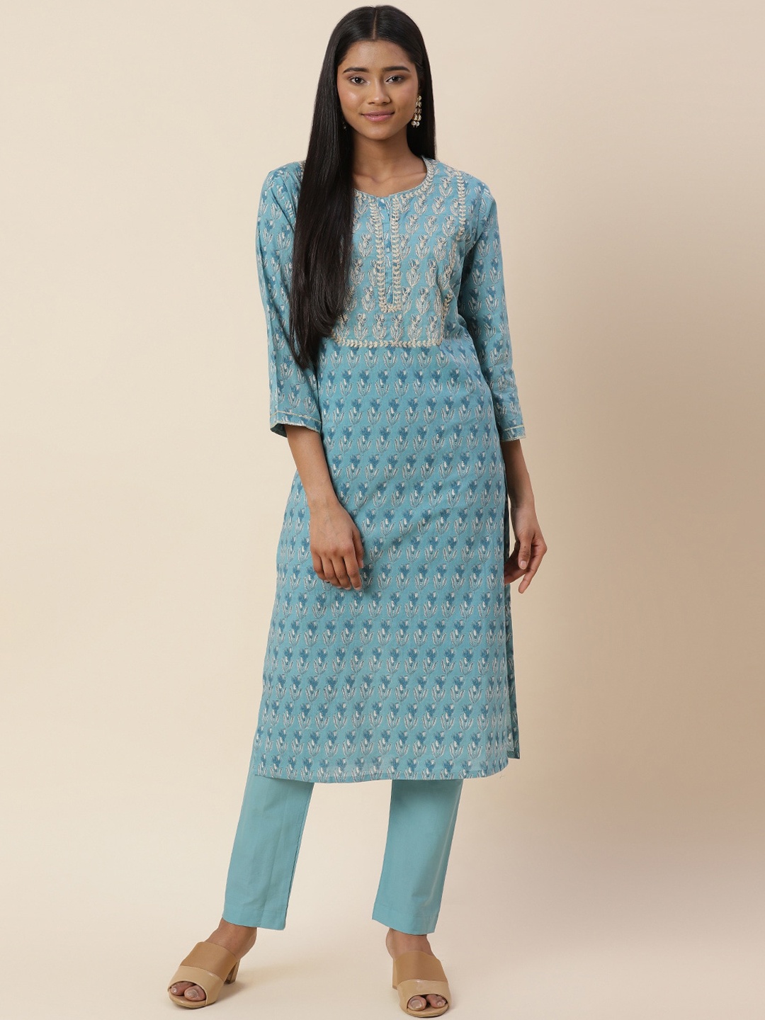 

Meena Bazaar Floral Printed Thread Work Kurta With Trousers, Turquoise blue