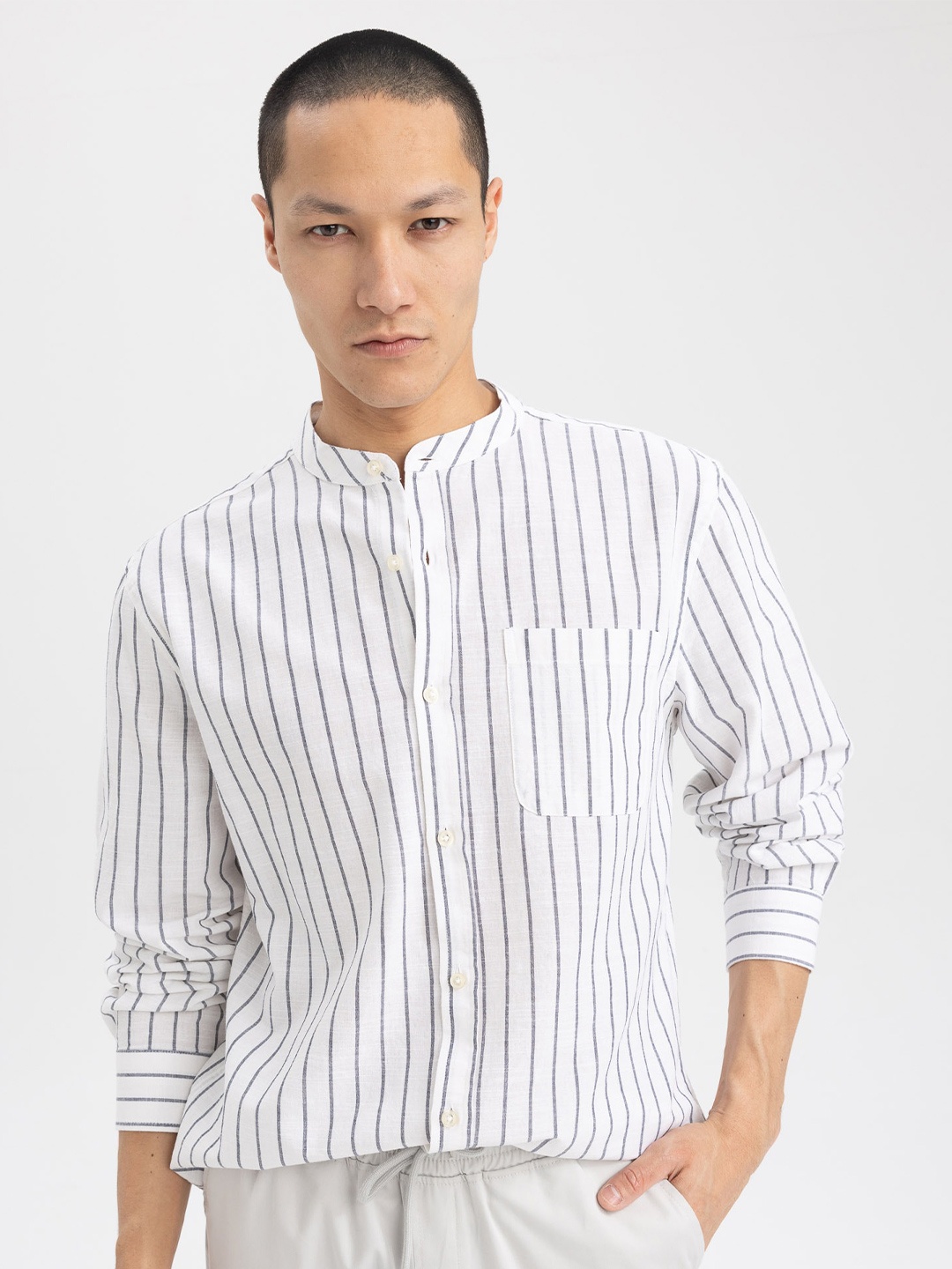 

DeFacto Vertical Stripes Striped Pure Cotton Casual Shirt, White