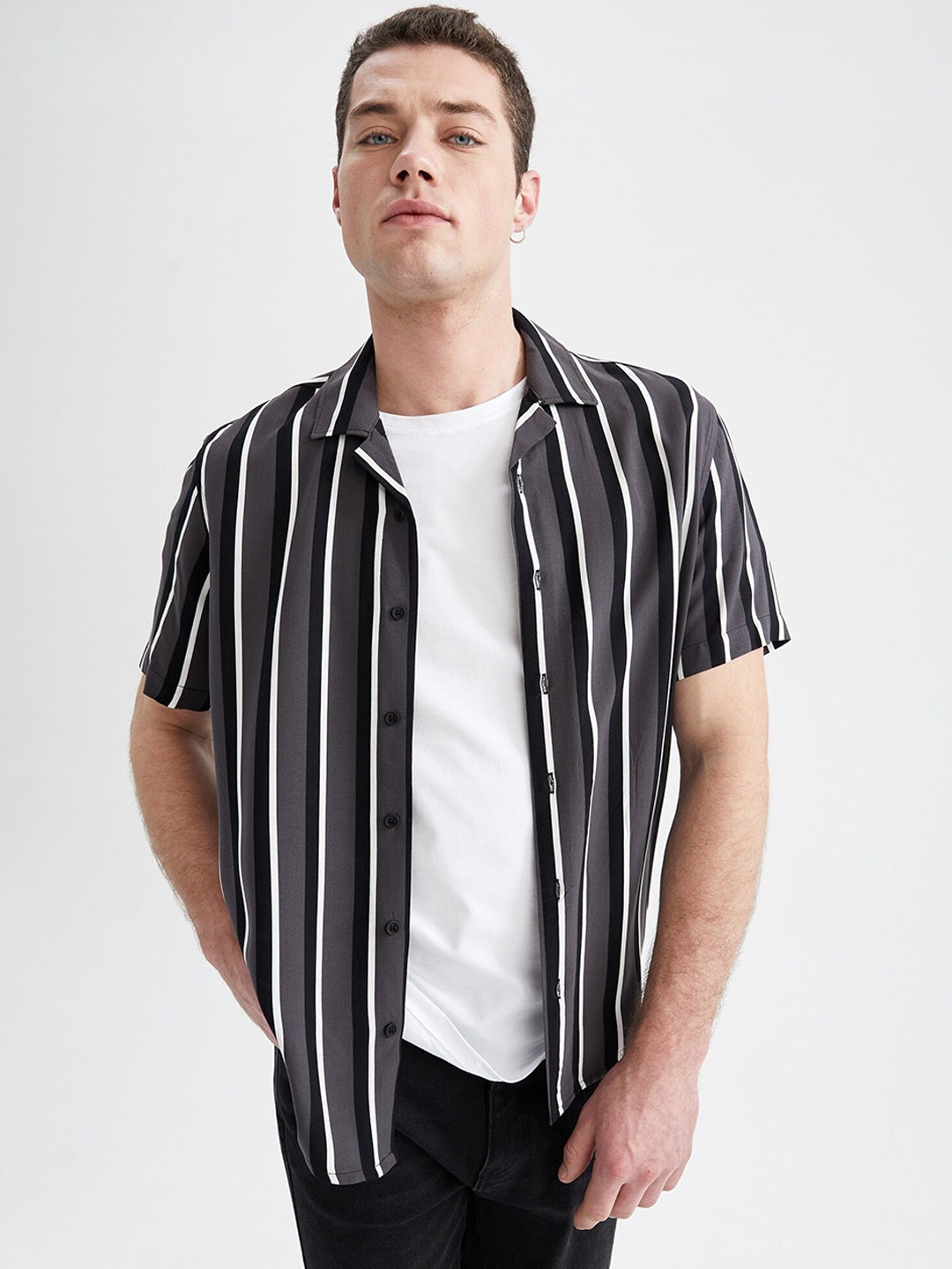

DeFacto Vertical Stripes Striped Casual Shirt, Green