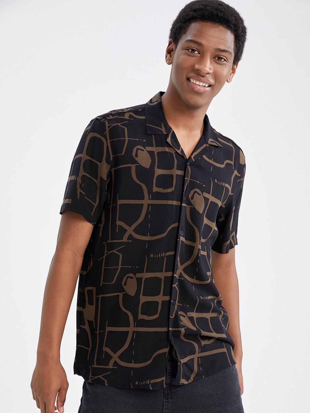 

DeFacto Abstract Printed Casual Shirt, Black