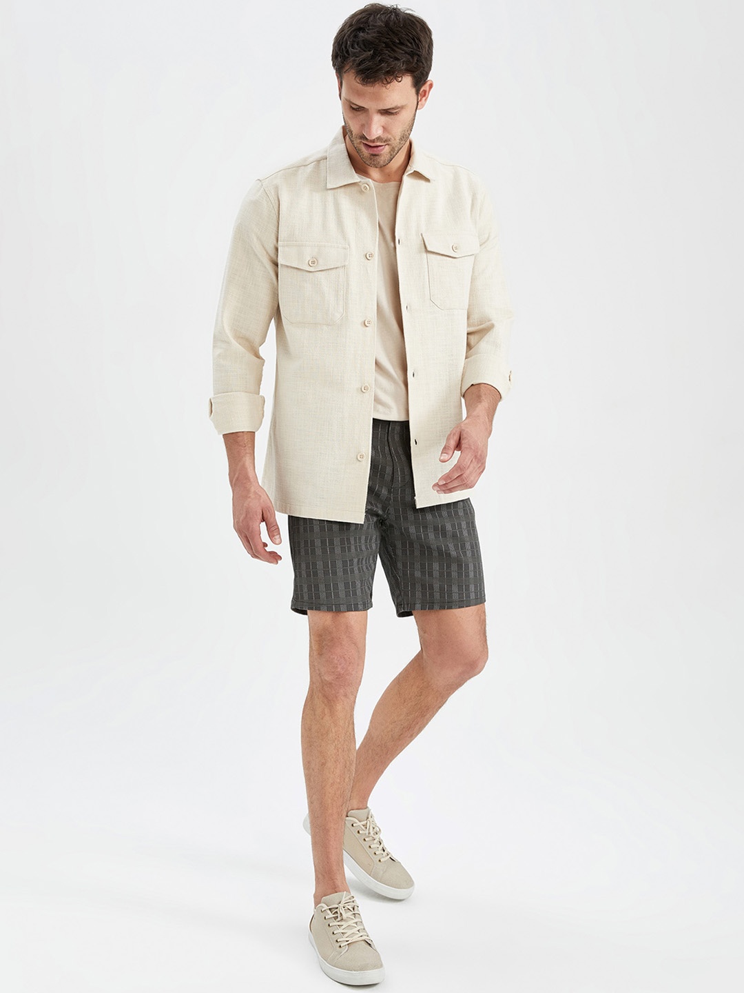 

DeFacto Men Checked Regular Fit Shorts, Grey