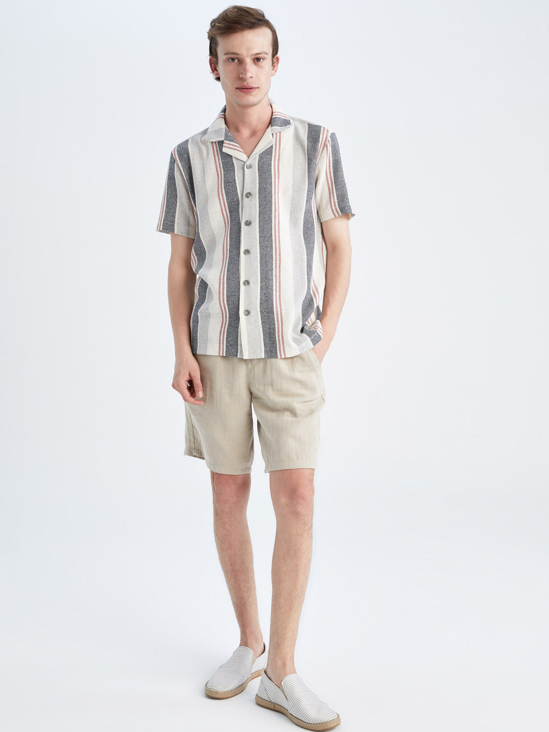 

DeFacto Men Regular Fit Pure Cotton Shorts, Beige