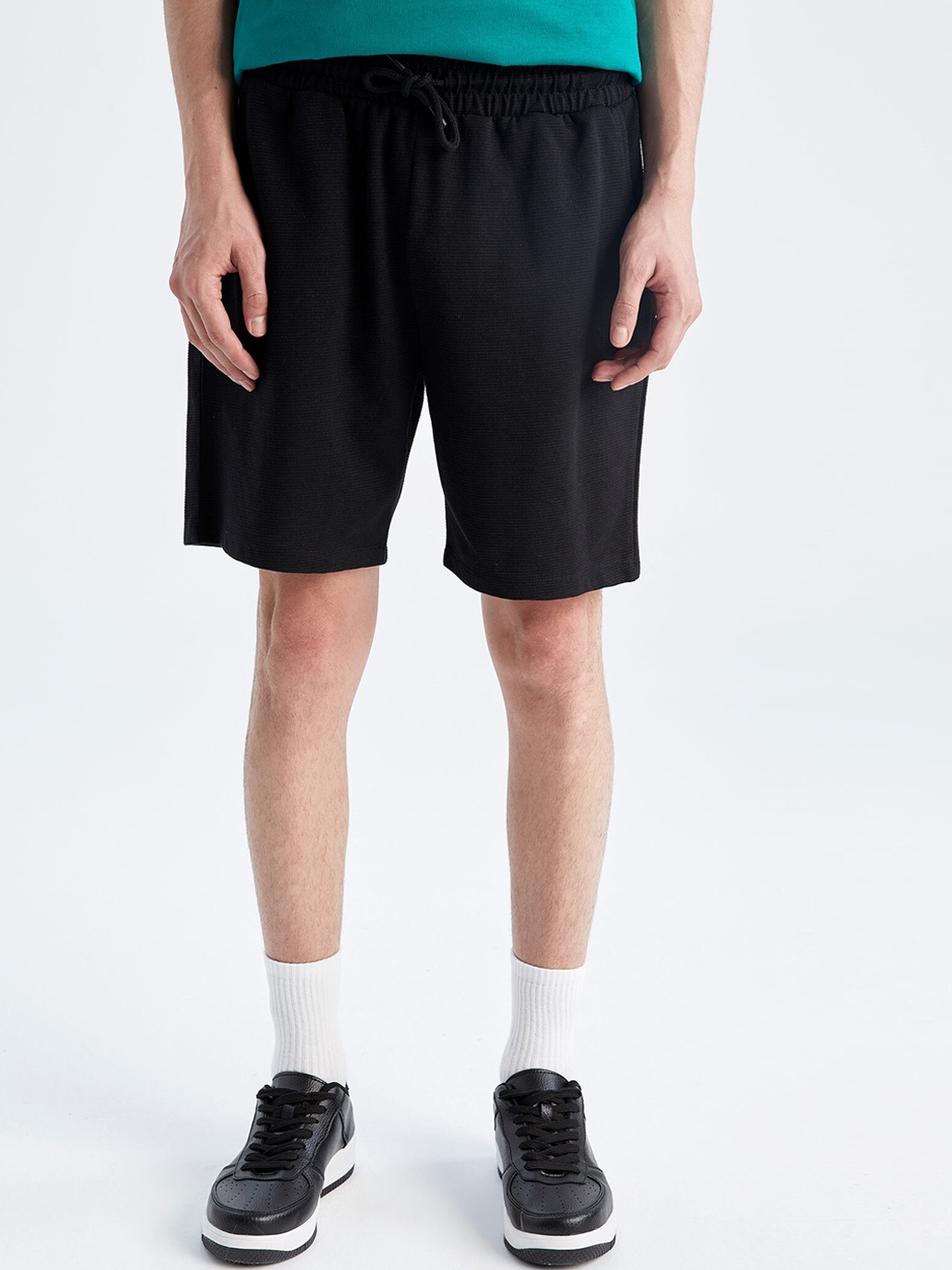 

DeFacto Men Regular Fit Sports Shorts, Black