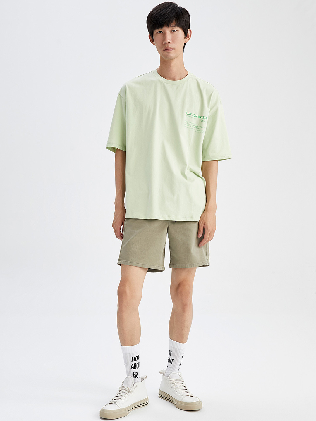 

DeFacto Men Mid-Rise Regular-Fit Shorts, Green
