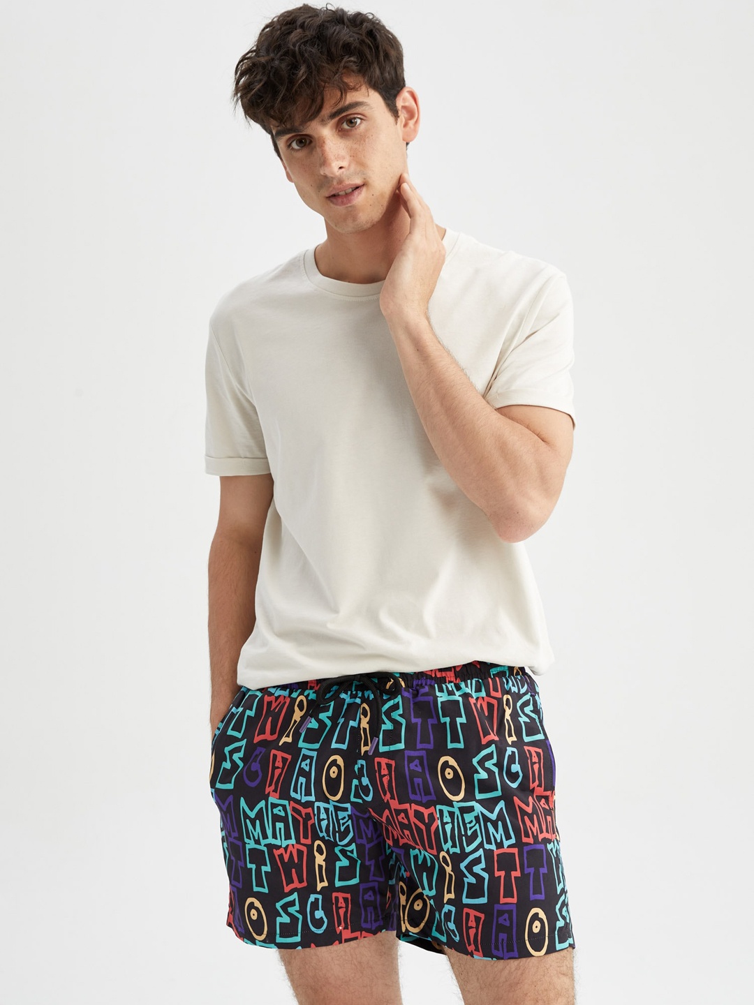 

DeFacto Men Typography Printed Mid-Rise Shorts, Navy blue