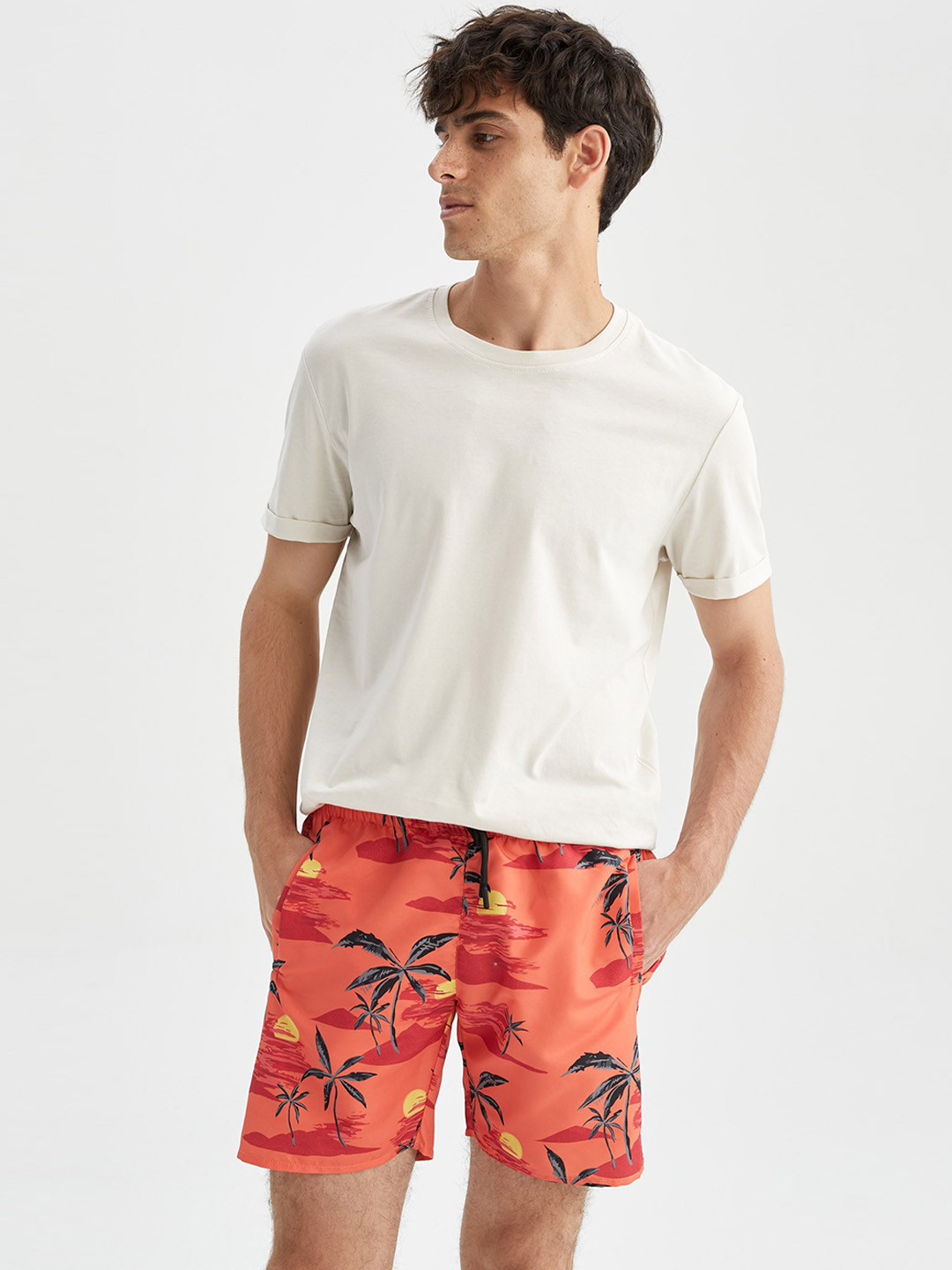 

DeFacto Men Conversational Printed Mid Rise Shorts, Orange