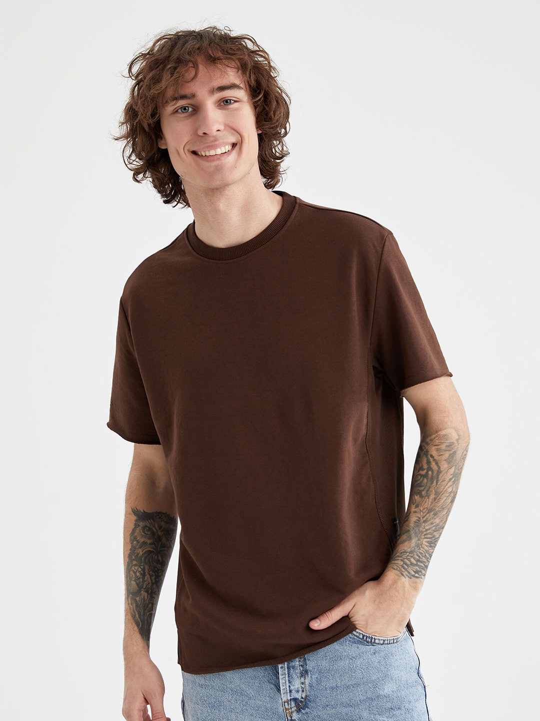 

DeFacto Round Neck Short Sleeves T-shirt, Brown