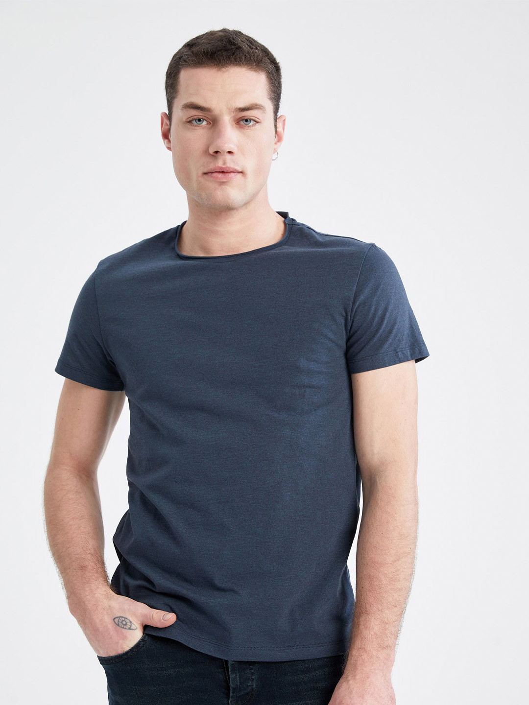 

DeFacto Short Sleeve Round Neck Slim Fit T-shirt, Blue