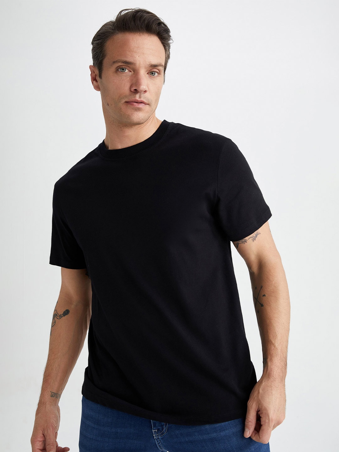 

DeFacto Ribbed Round Neck Cotton T-shirt, Black