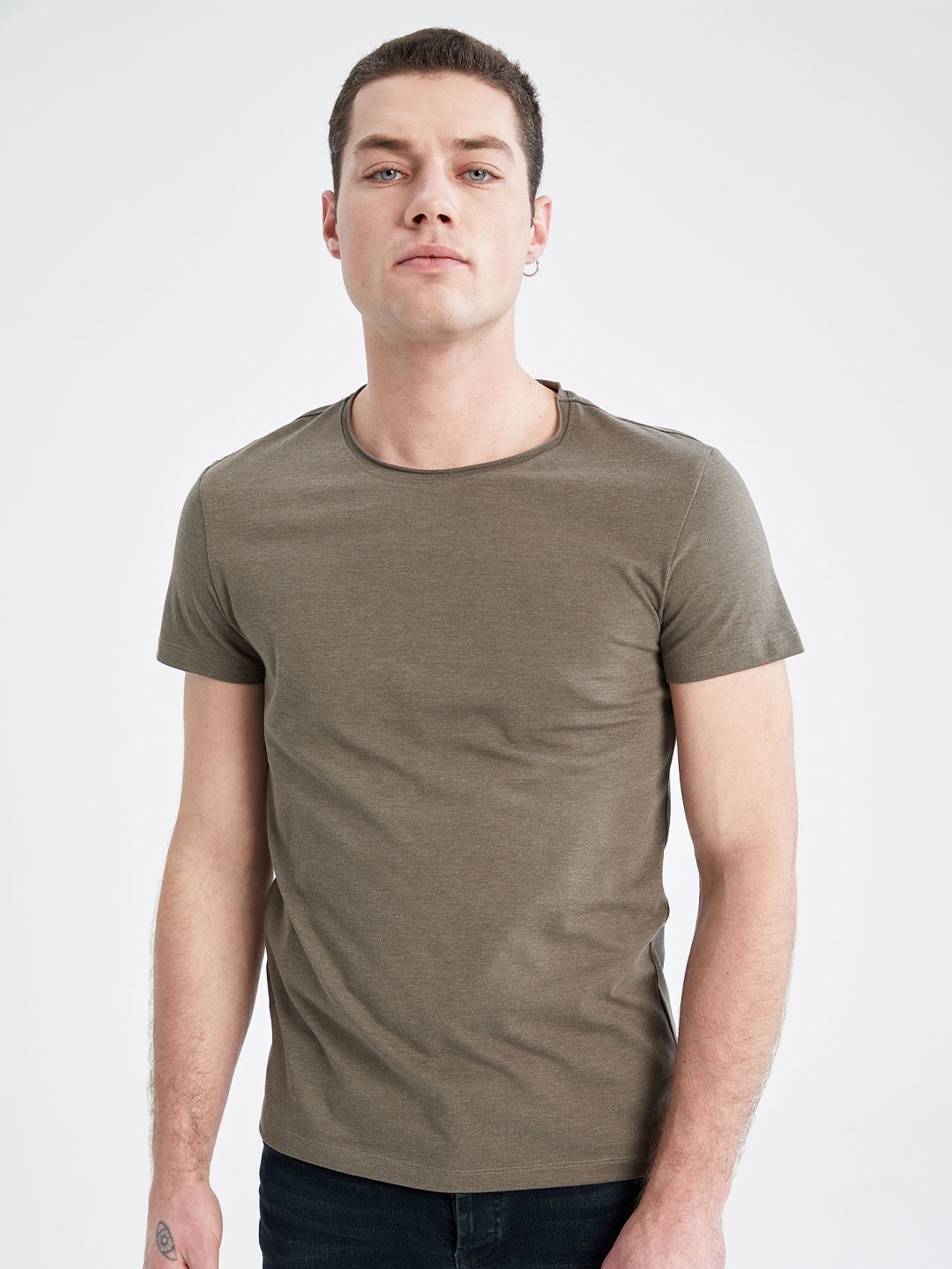 

DeFacto Round Neck Regular Sleeves Cotton T-shirt, Olive