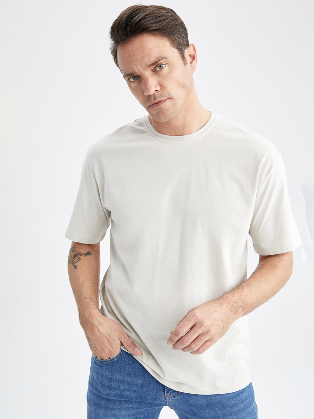 

DeFacto Round Neck Short Sleeves Pure Cotton T-shirt, Off white