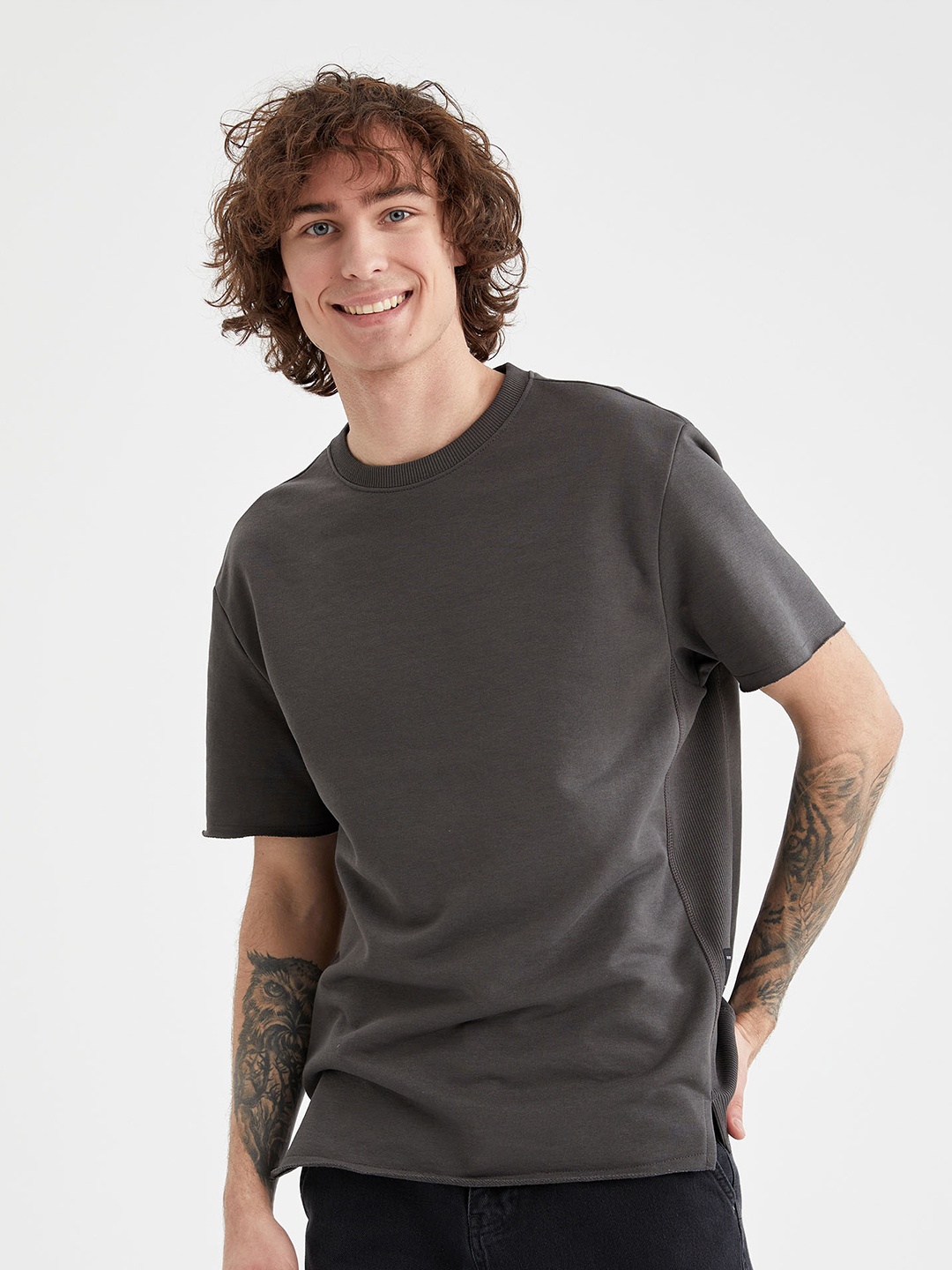 

DeFacto Round Neck T-shirt, Charcoal