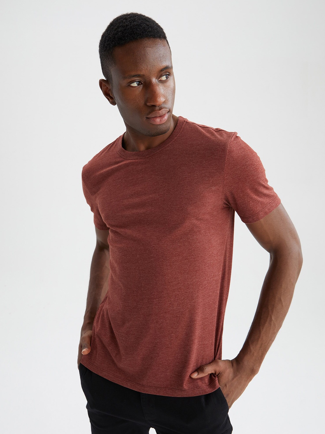 

DeFacto Round Neck Regular Sleeves Cotton T-shirt, Rust