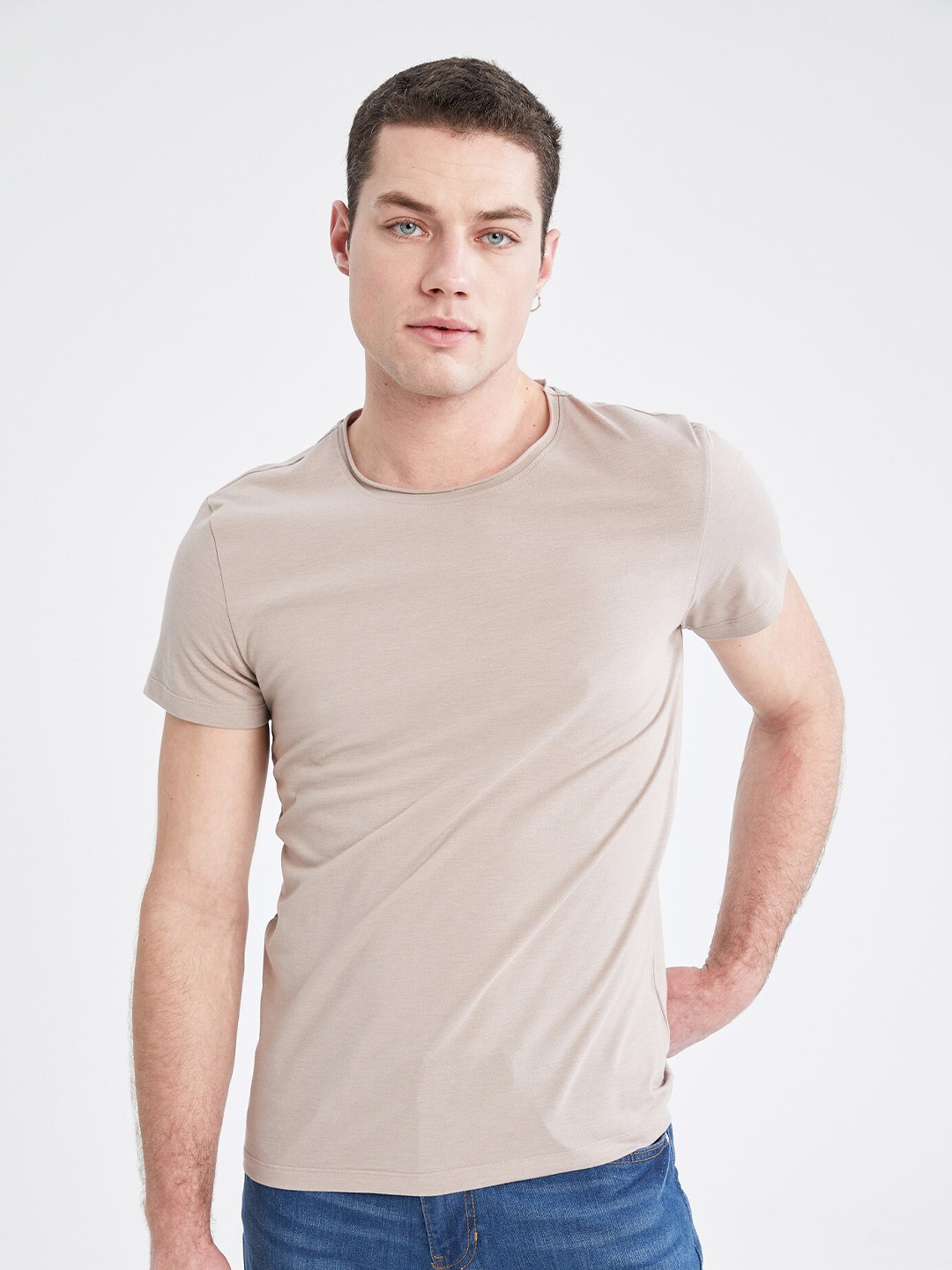 

DeFacto Round Neck Short Sleeves T-shirt, Beige