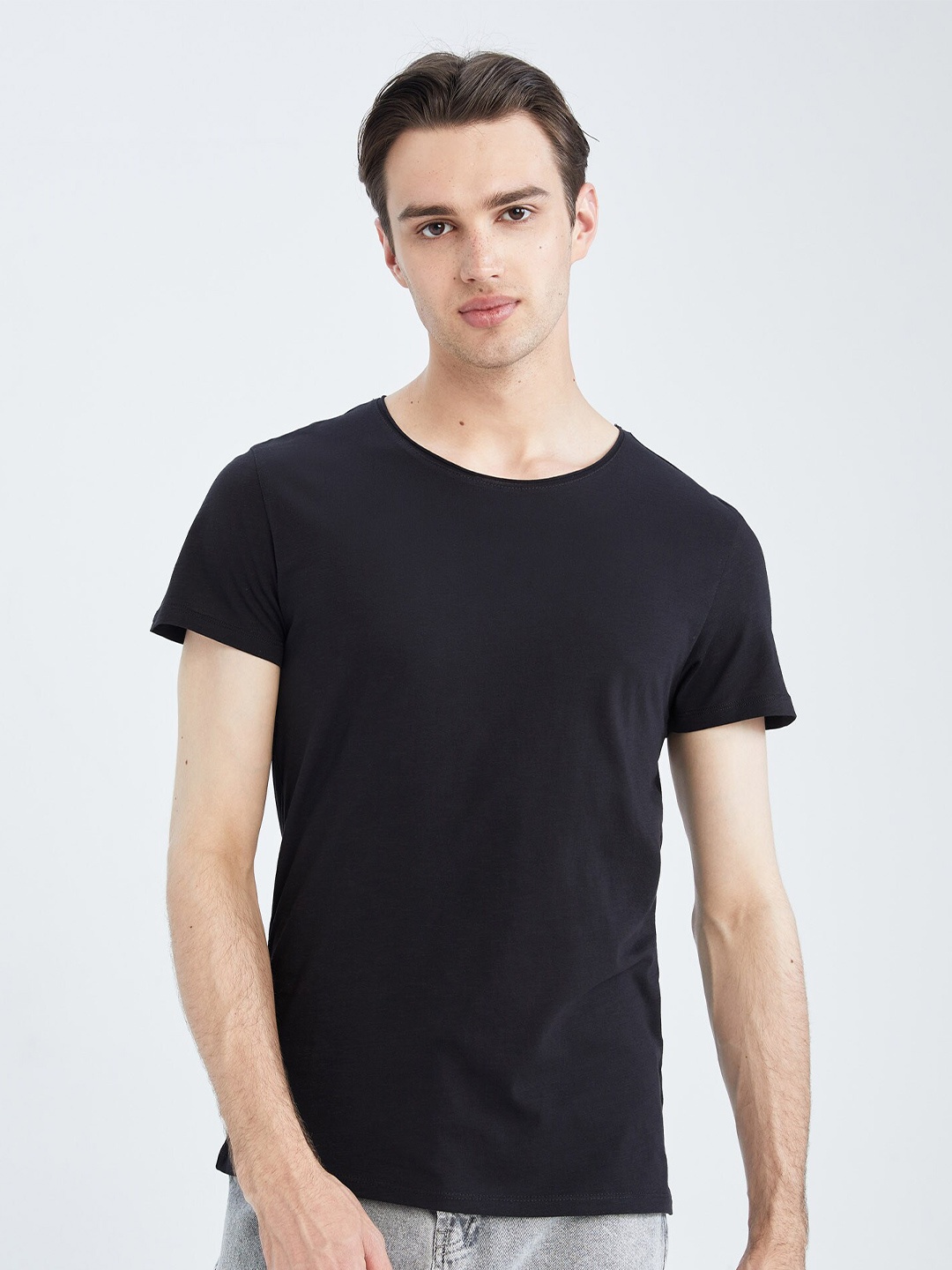 

DeFacto Round Neck Knitted Pure Cotton T-Shirt, Black