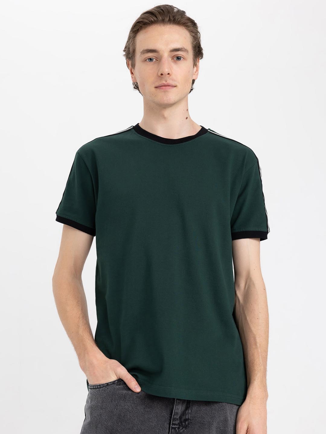 

DeFacto Drop-Shoulder Sleeves Cotton T-shirt, Olive