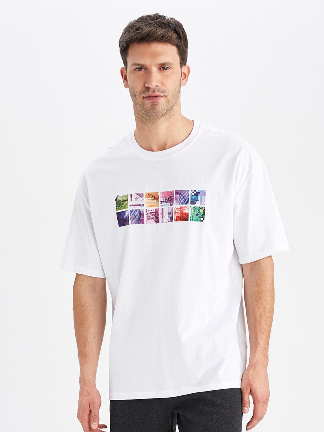 

DeFacto Abstract Printed Drop shoulder Pure Cotton T-shirt, White