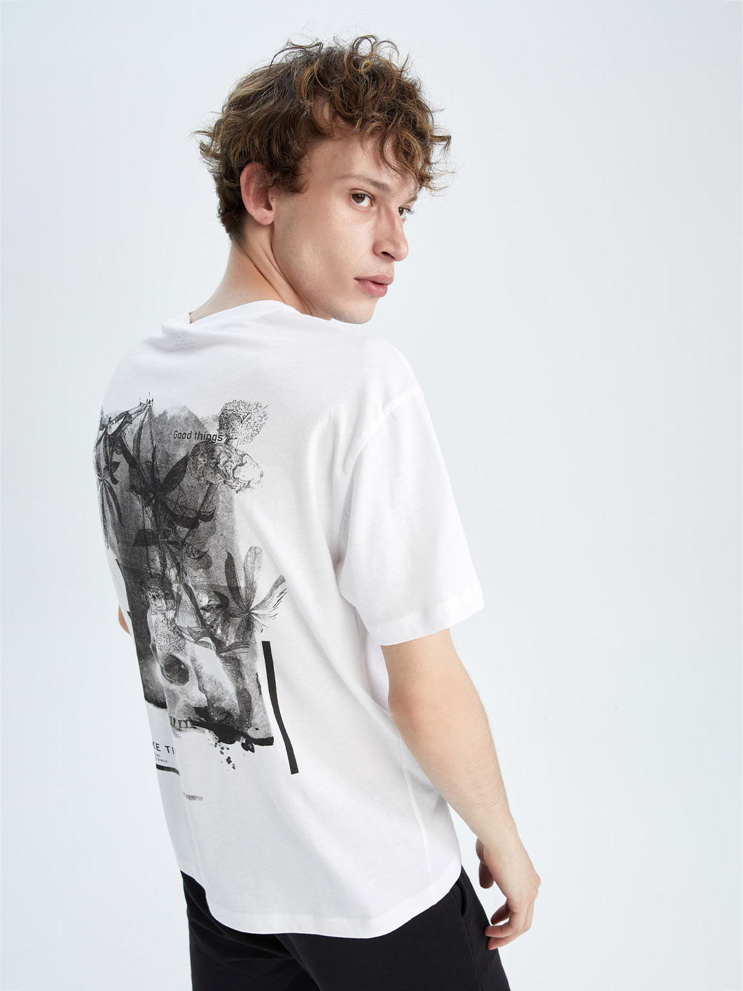

DeFacto Graphic Printed Drop Shoulder Sleeves Pure Cotton T-shirt, White